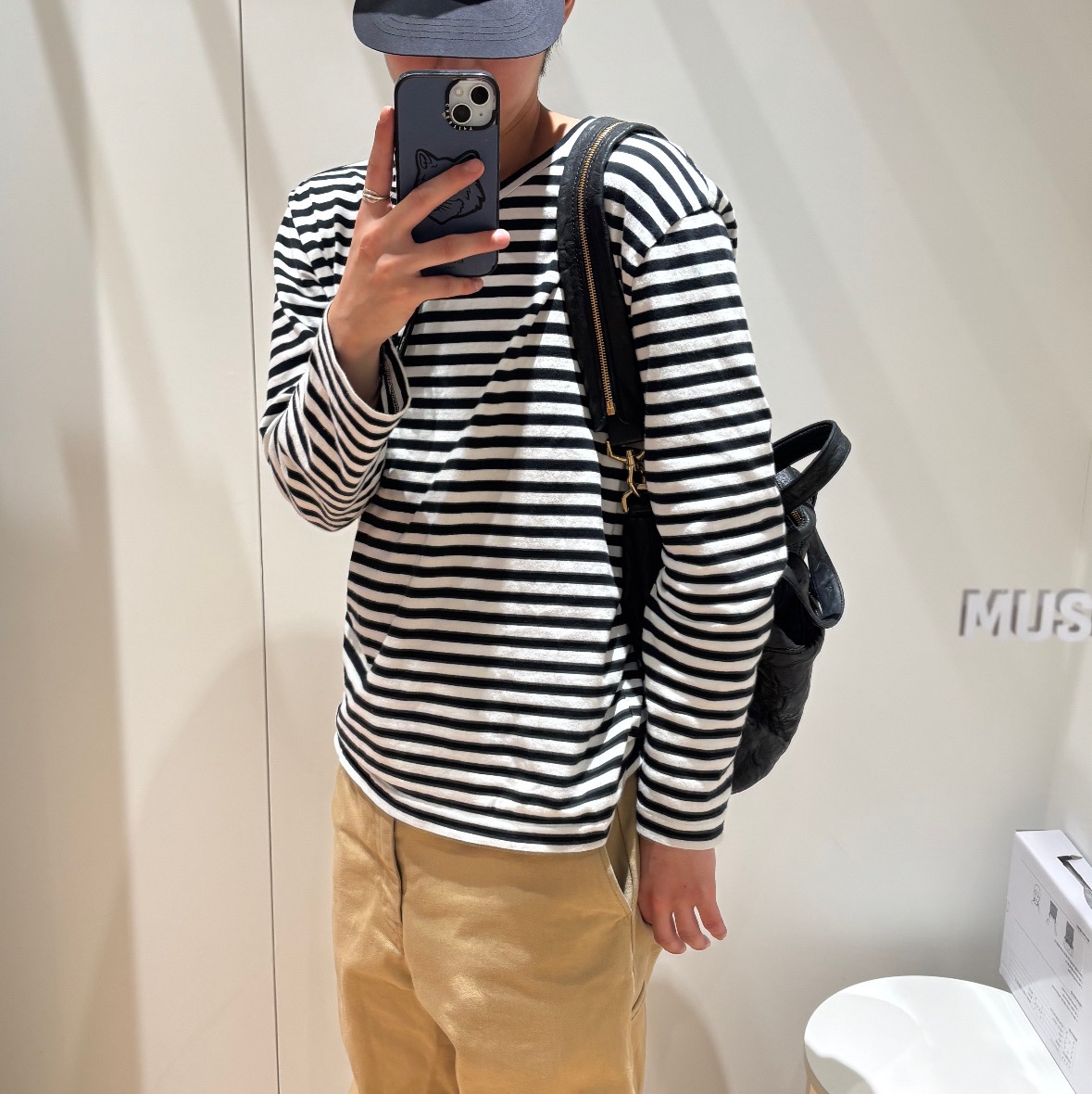 Satisfy FliteSilk 5‑Panel Pinch Cap Black, Play Comme des Garcons Striped LS T-Shirt Black White 착용 스타일 - 1
