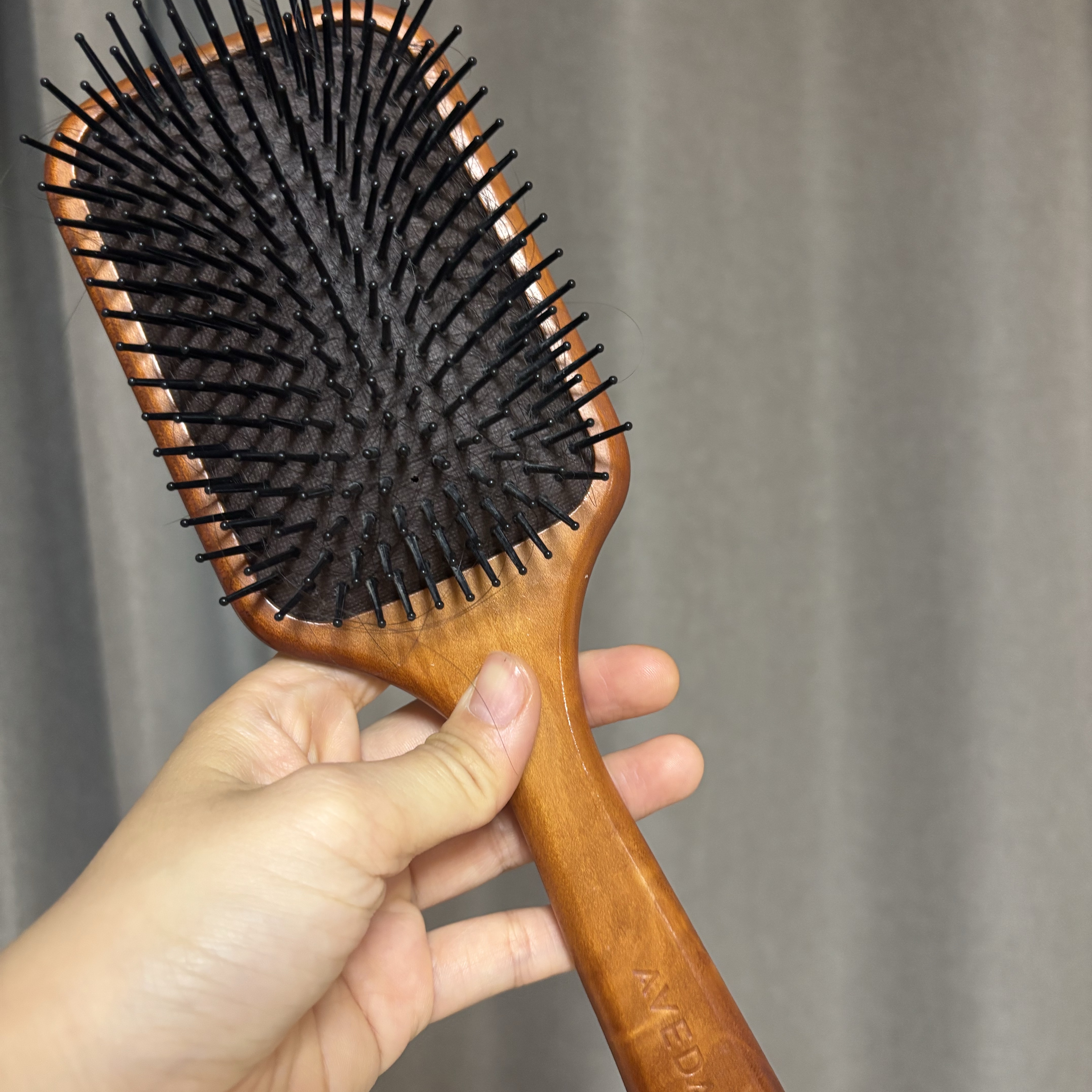 Aveda Wooden Paddle Brush 착용 스타일