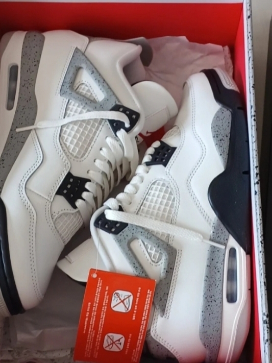 Jordan 4 Retro OG White Cement 2025 착용 스타일