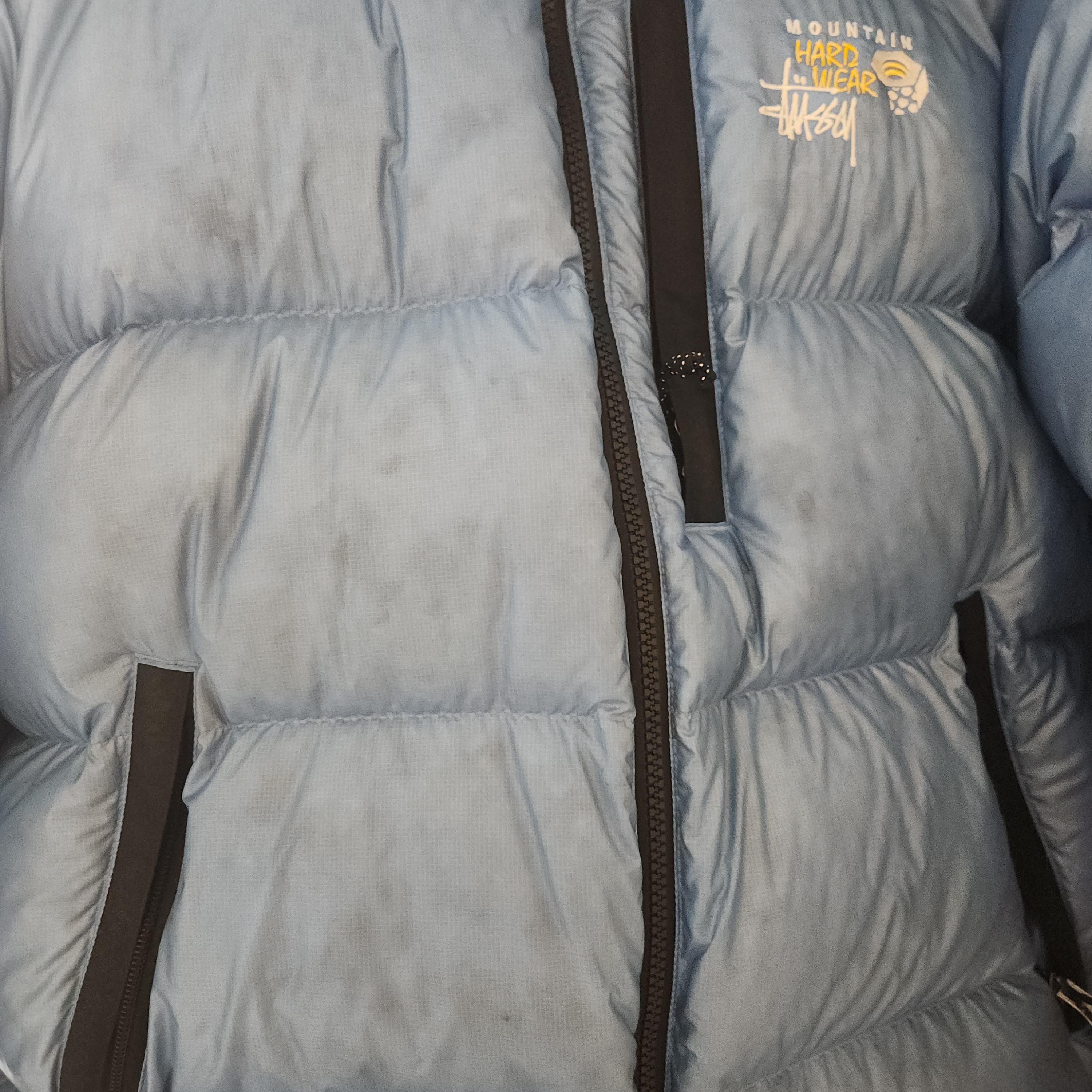 Stussy x Mountain Hardwear Subzero Down Jacket Nitric Blue Black 착용 스타일