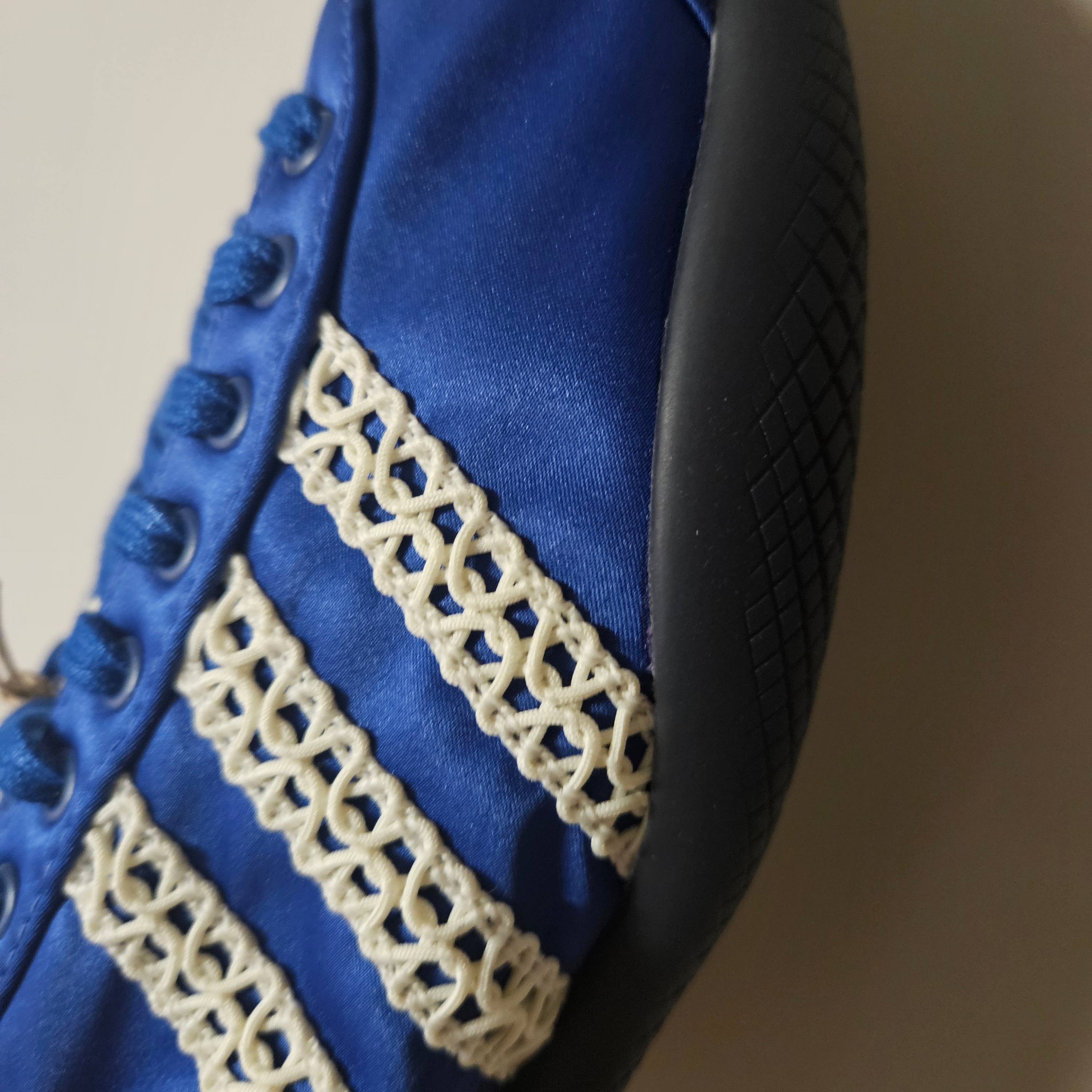 Adidas x Wales Bonner Karintha Satin Supplier Color Blue 착용 스타일