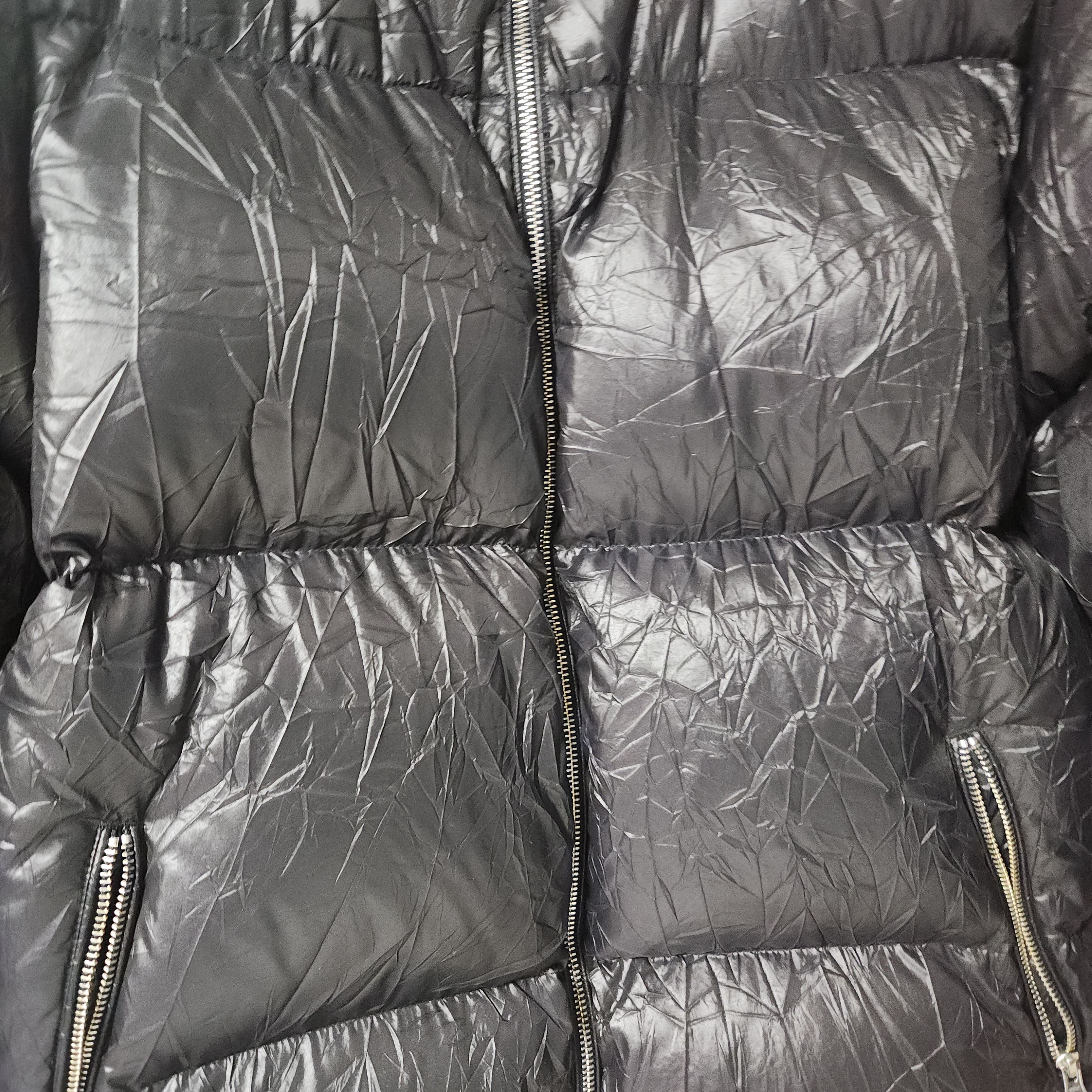 Stussy Wrinkled Nylon Down Puffer Black 착용 스타일