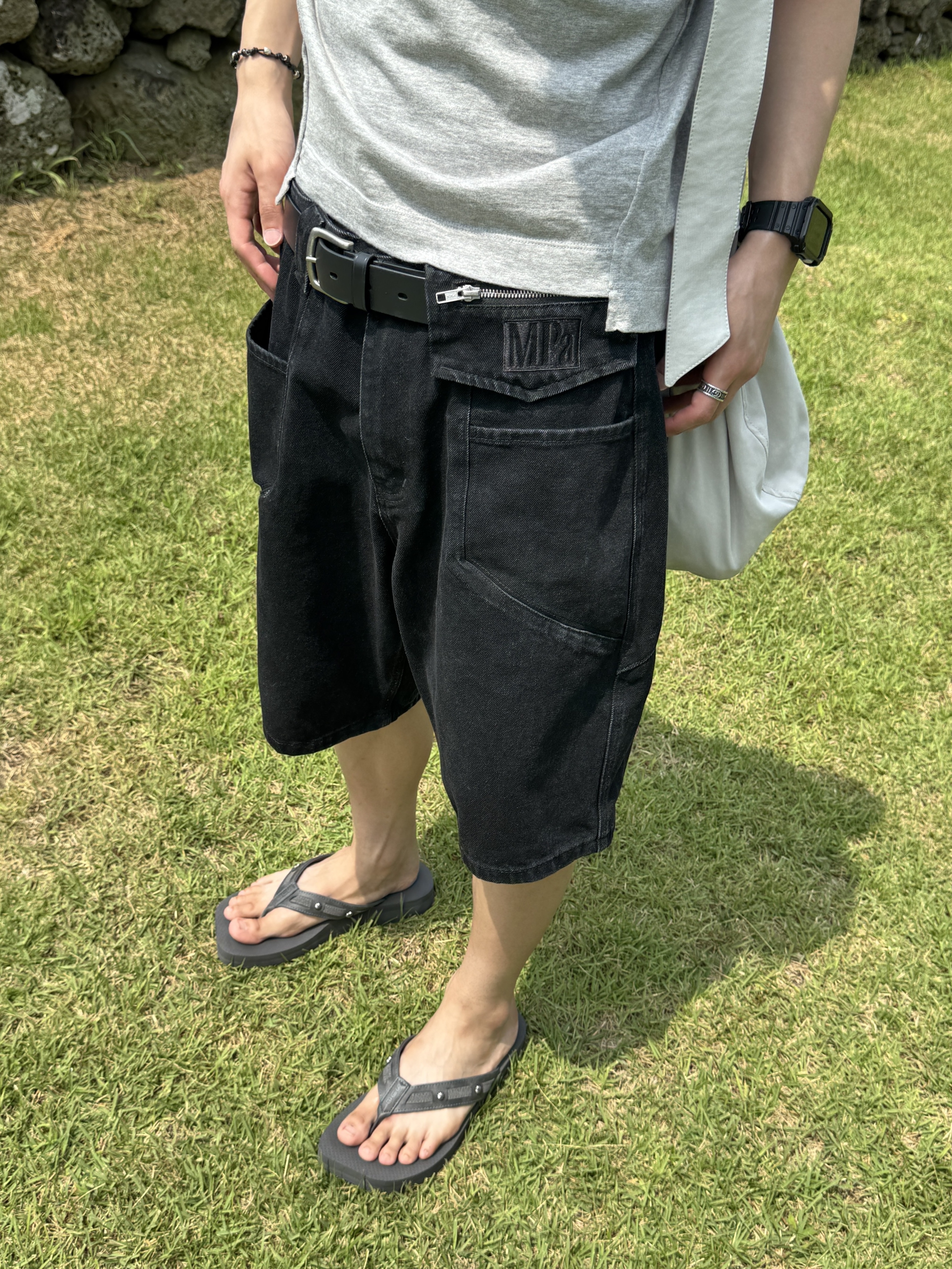 SUBCATEGORY SUB_F831 Gray, Ray-Ban New Wayfarer Classic Polished Black Frame G-15 Green Lense Low Bridge Fit 착용 스타일 - 2