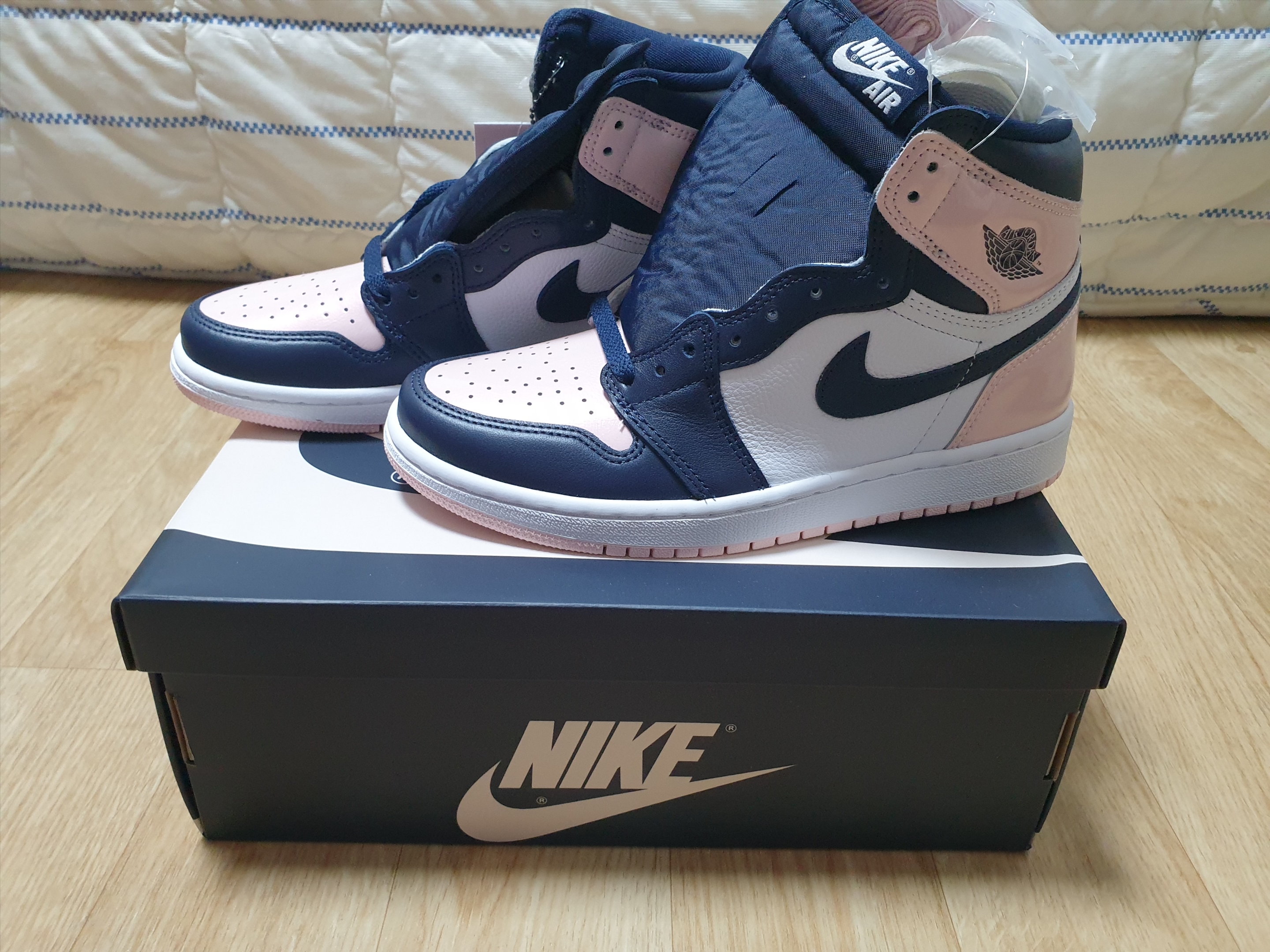 (W) Jordan 1 Retro High OG Atmosphere 착용 스타일
