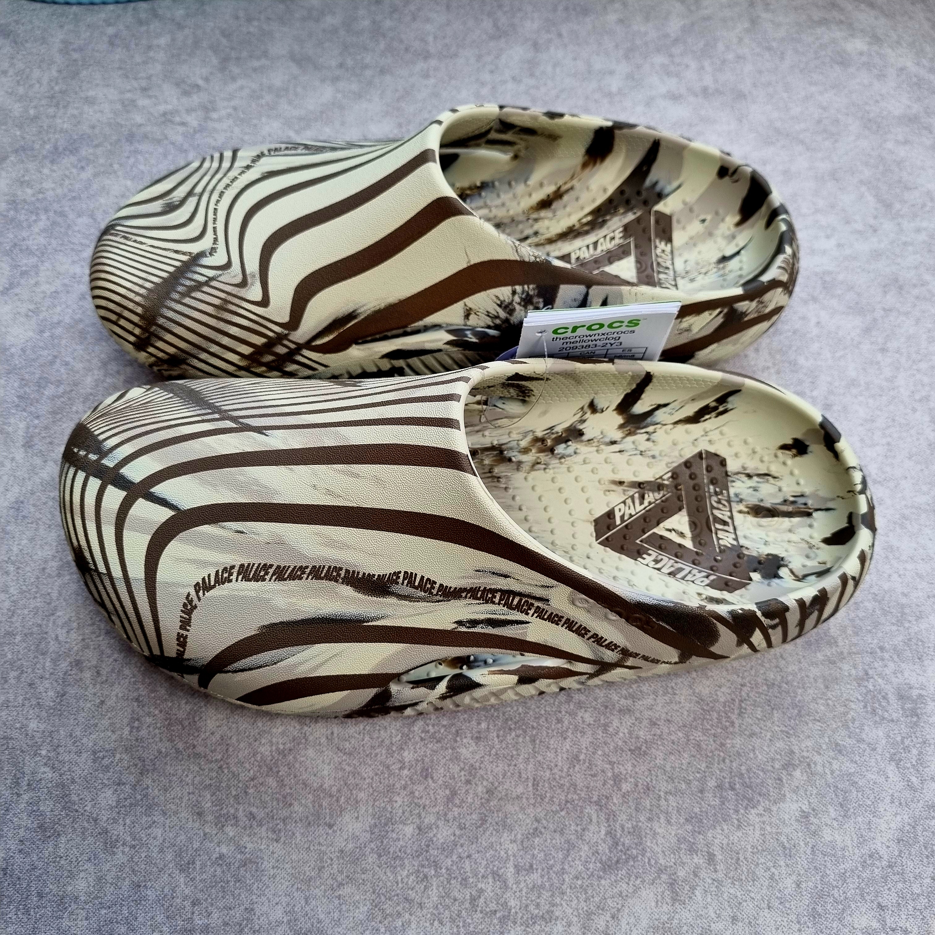 Crocs x Palace Recovery Clog Bone Multi 착용 스타일