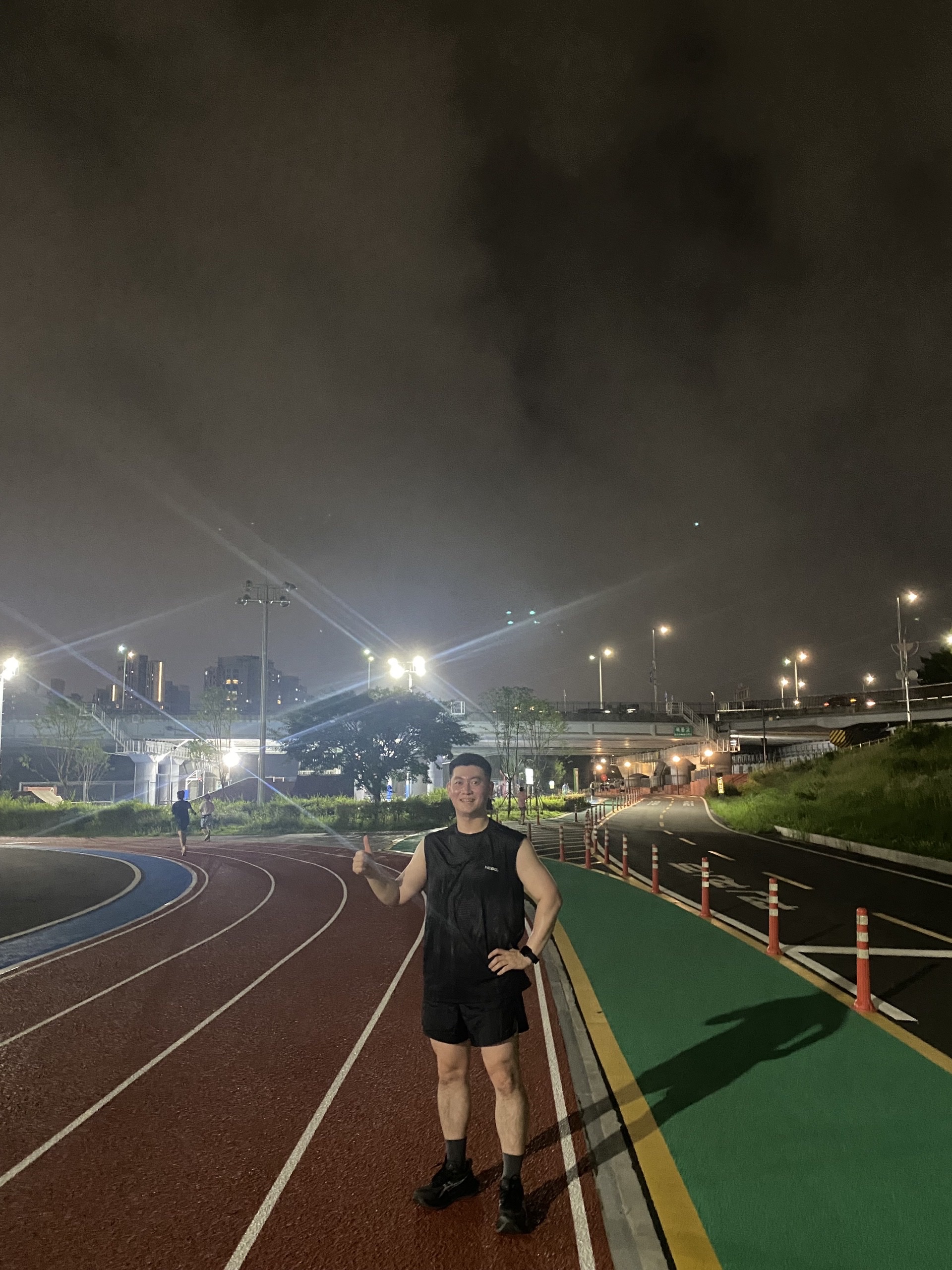 Asics Superblast 2 Black White, negative split club AirVent Tie-Dyeing Racing Singlet Aurora 착용 스타일