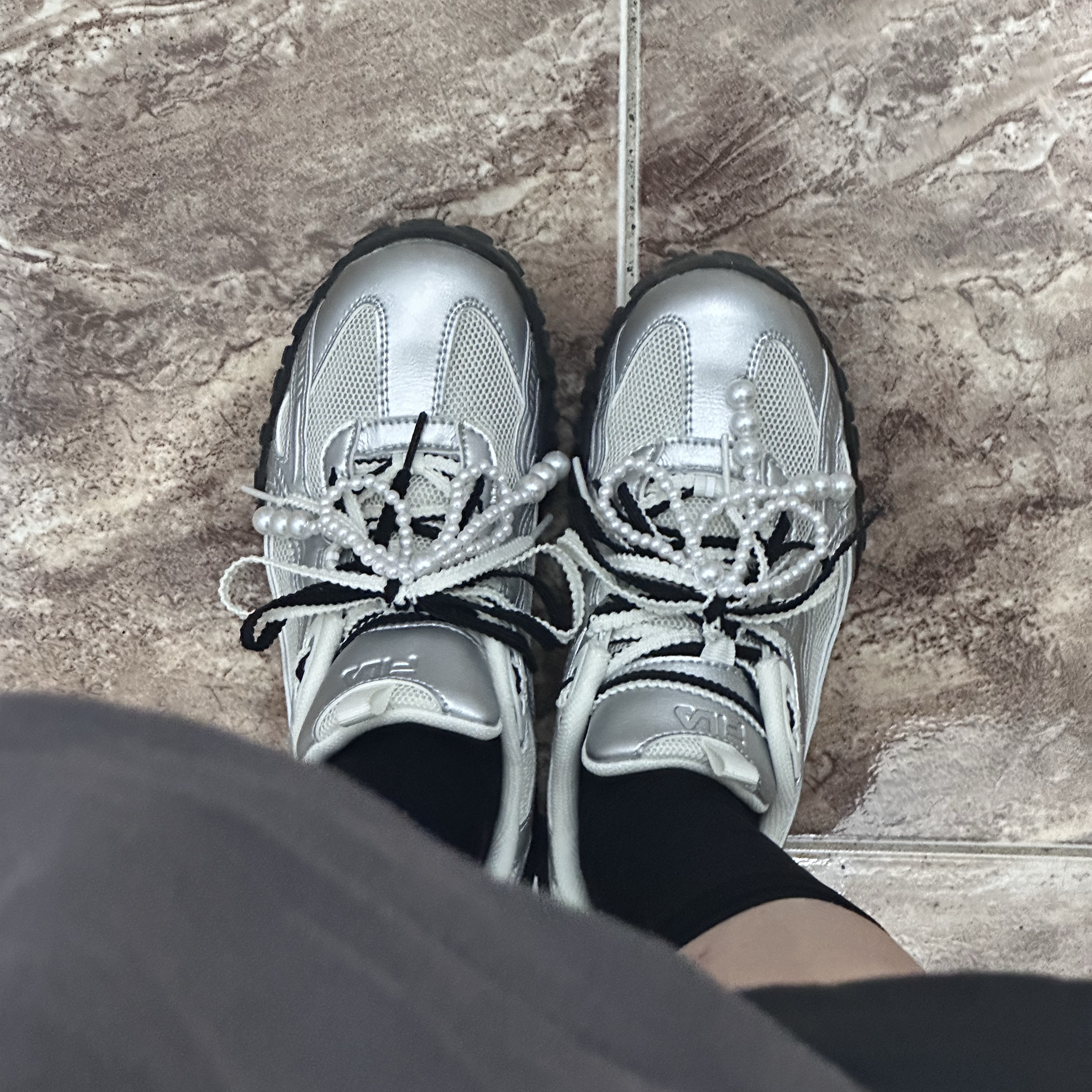 Fila Echappe MS Silver Moon 착용 스타일 - 2
