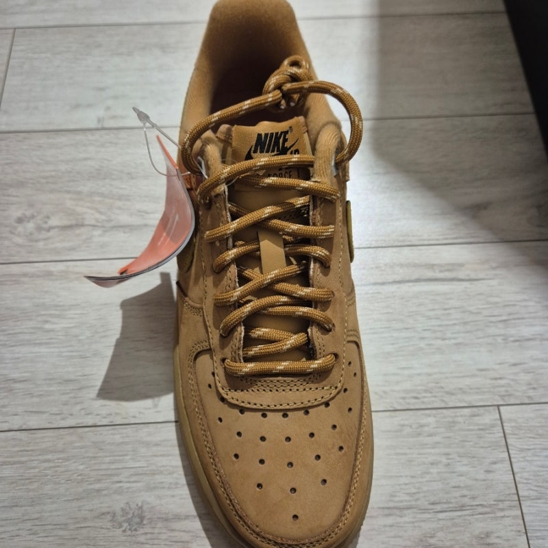 Nike Air Force 1 '07 WB Flax 착용 스타일