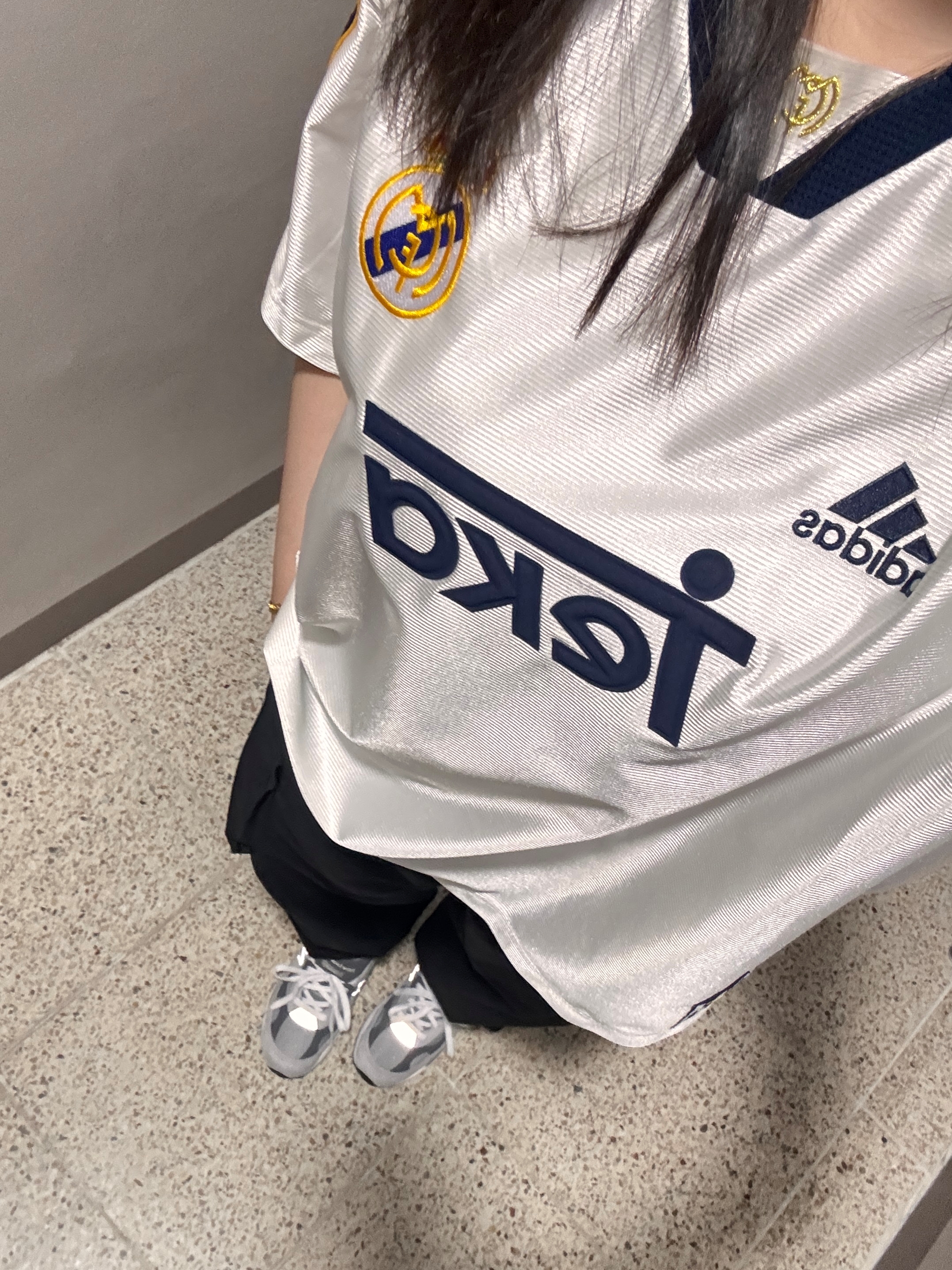 Adidas Real Madrid 99/00 Home Jersey White - KR Sizing (Non Marking Ver.), New Balance 992 Made in USA Core Grey Silver Metallic 착용 스타일