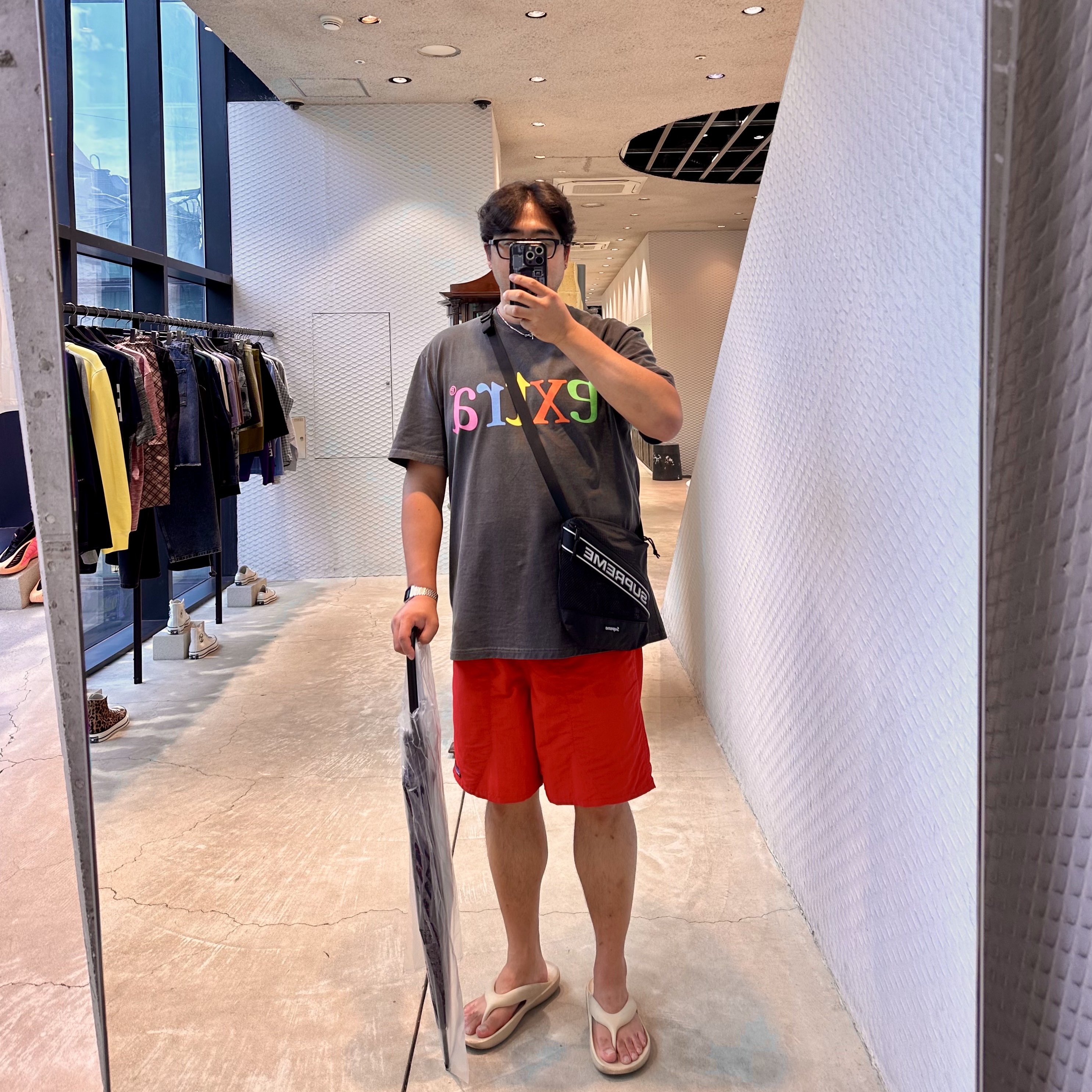 Patagonia Baggies Shorts 5 Inch Touring Red, Supreme Shoulder Bag Black - 23FW 착용 스타일