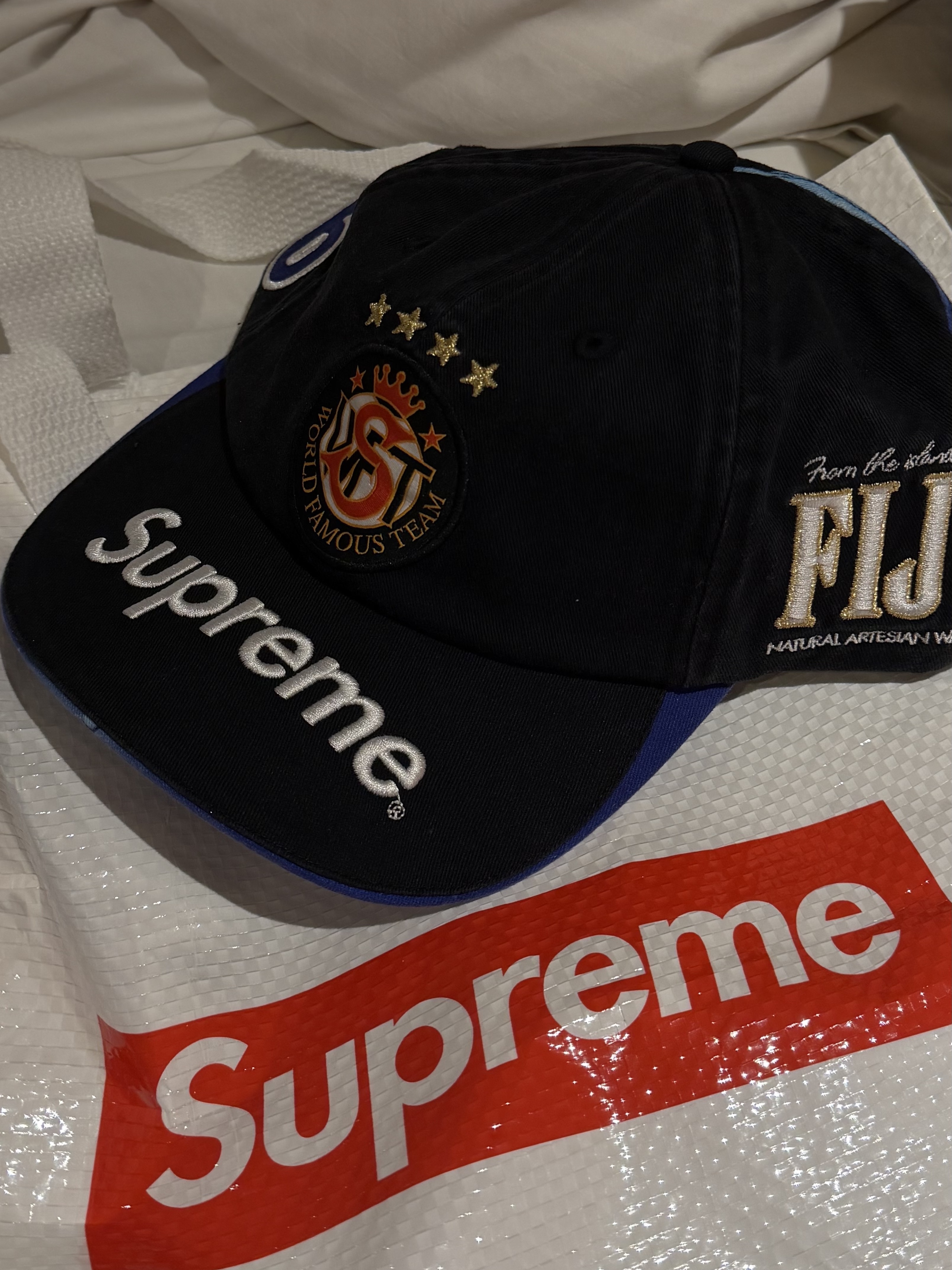 Supreme x FIJI 6-Panel Black - 26SS 착용 스타일