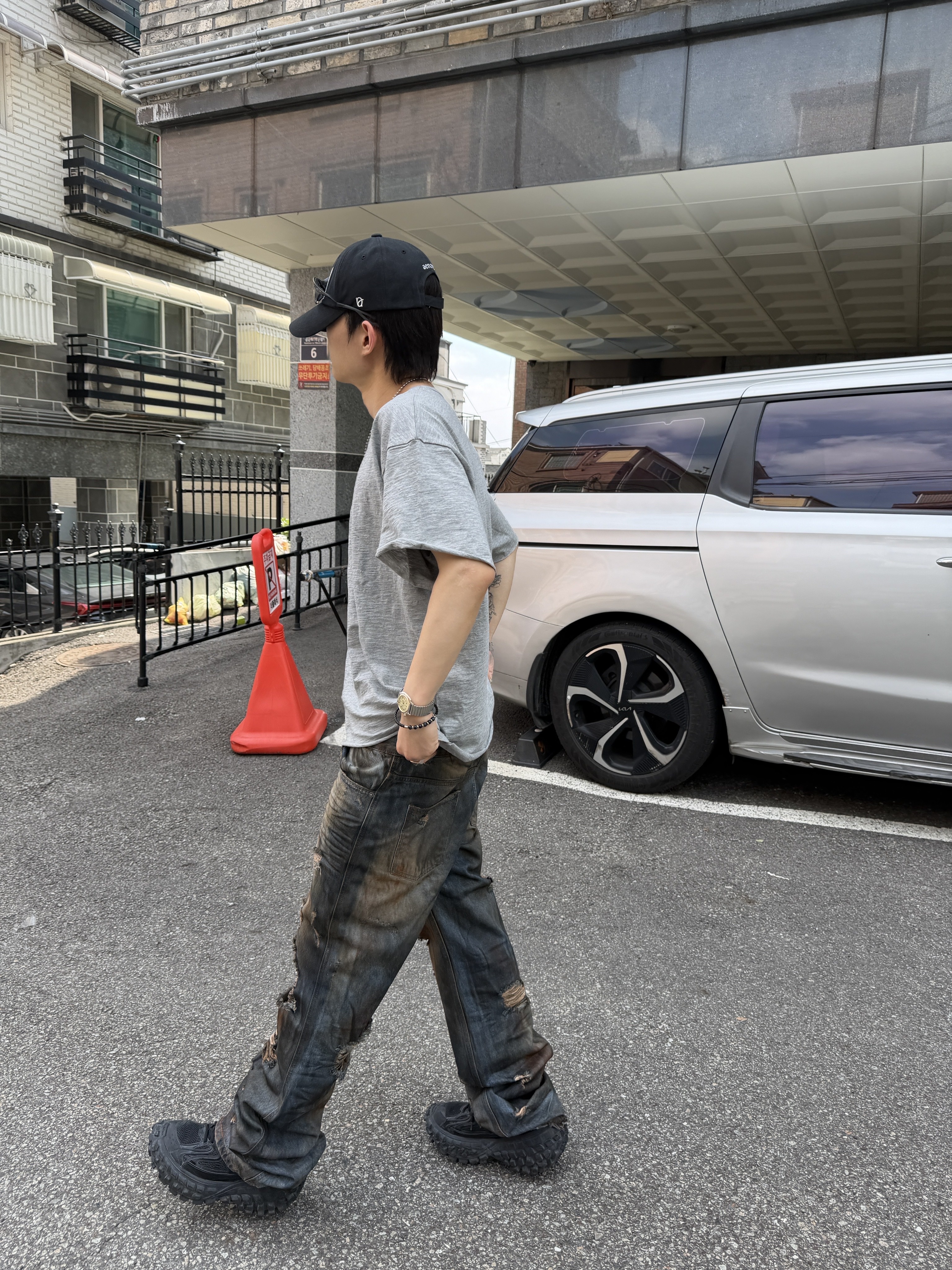Undermycar Red Painted Rust Washing Grunge Jeans Blue - 25SS 착용 스타일 - 6