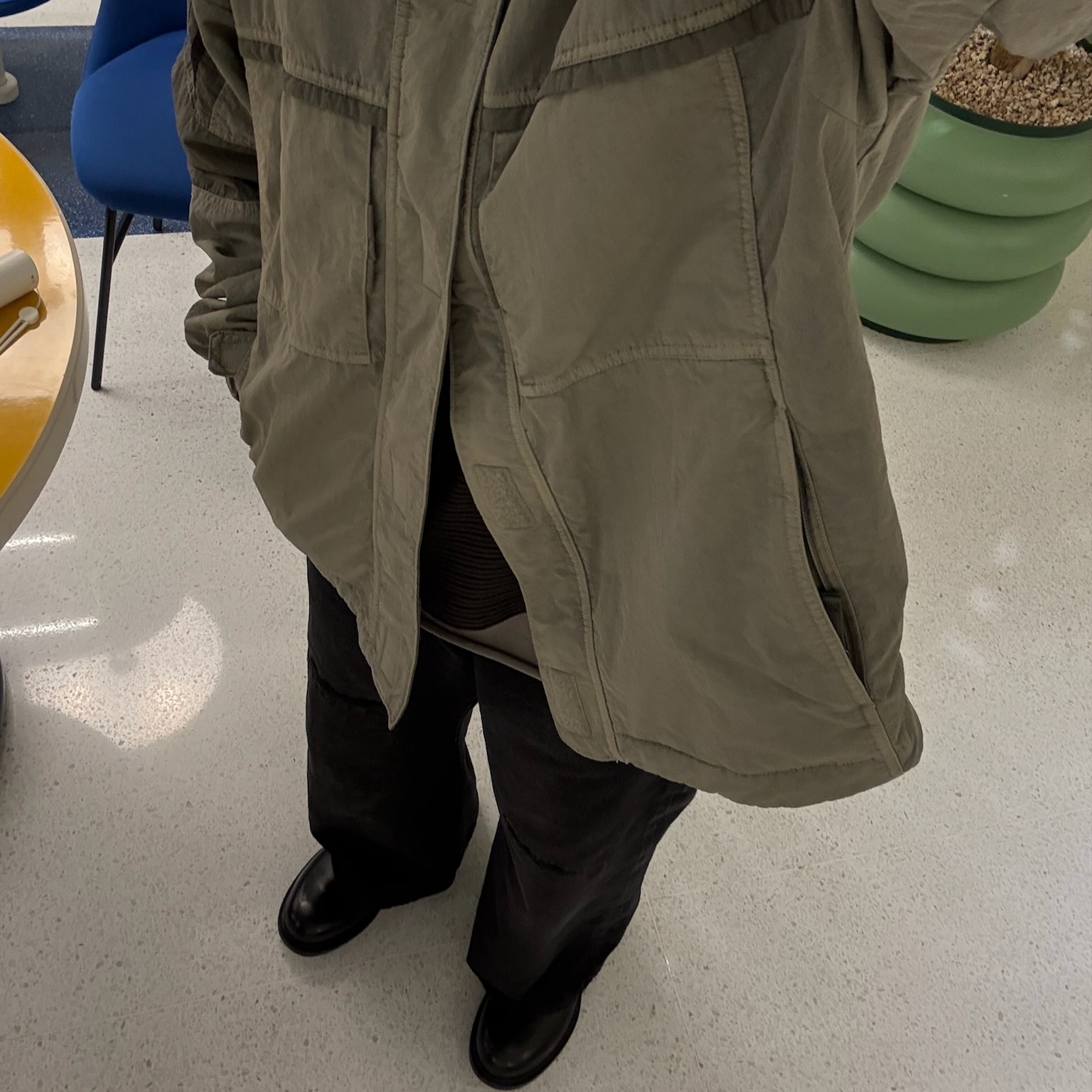 Polyteru Old School Track Parka 1.2v Khaki Gray 착용 스타일