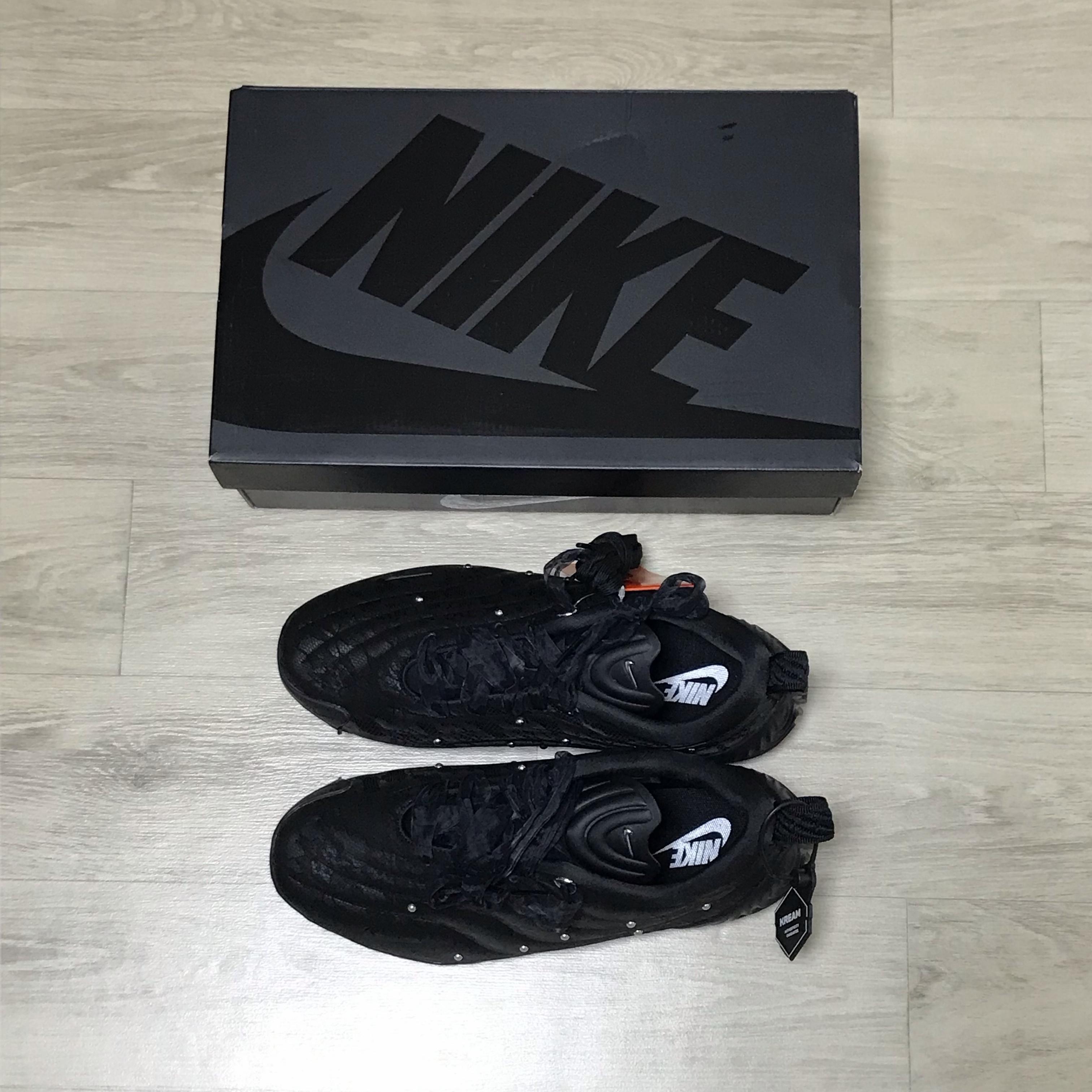 (W) Nike Astra Ultra Black 착용 스타일 - 2