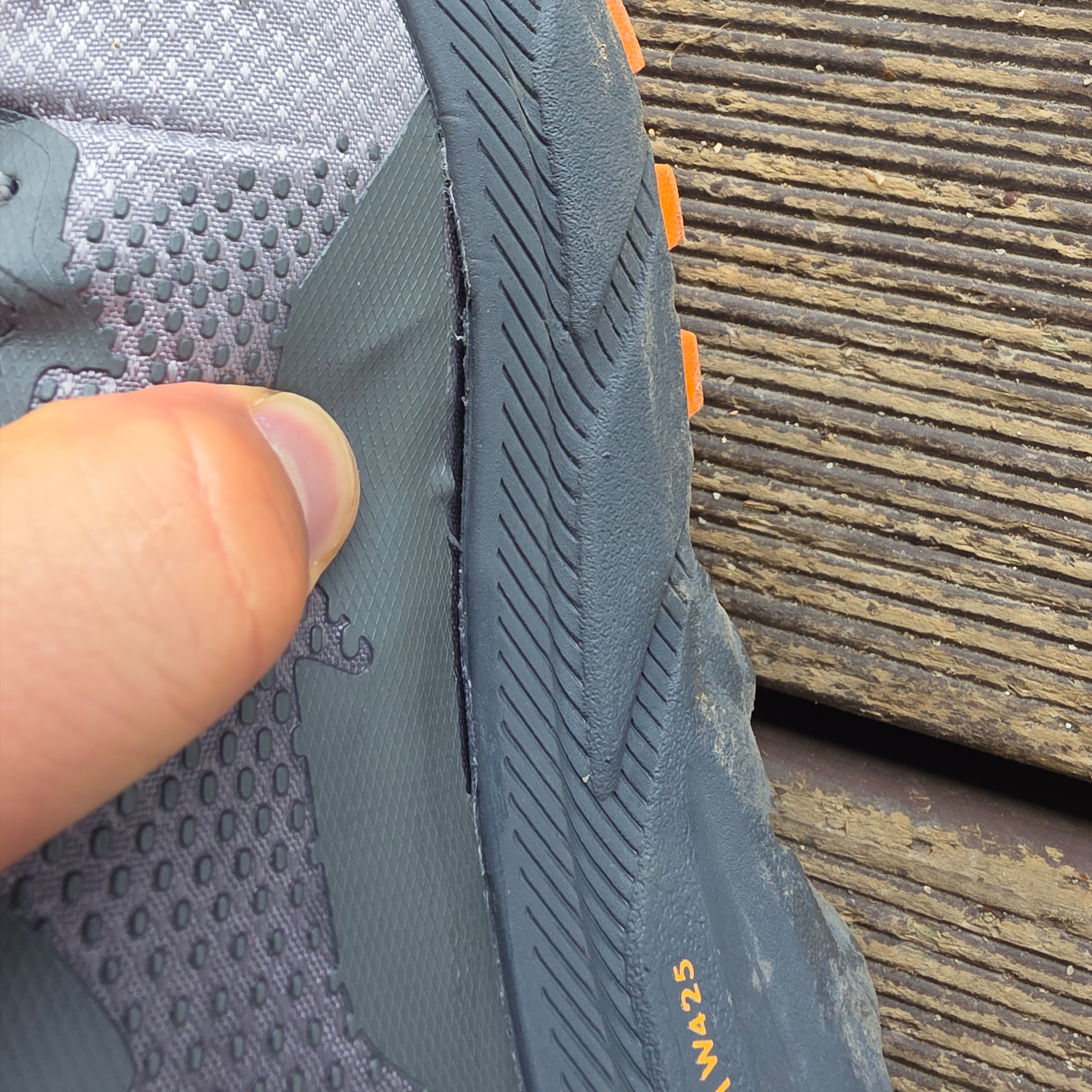 Hoka Trail Code GTX Castlerock Persimmon Orange 착용 스타일