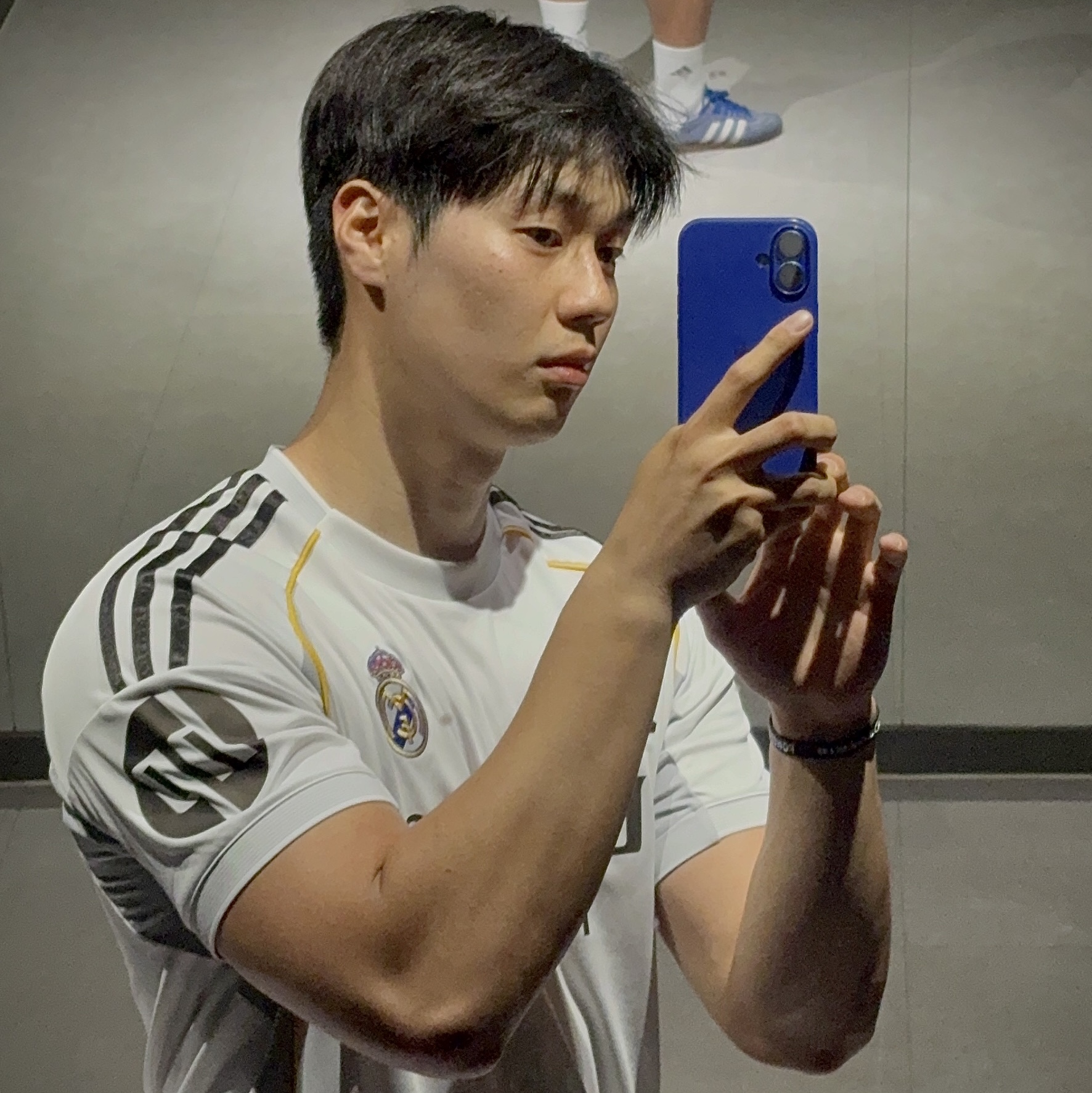 Adidas Real Madrid 2025/26 Home Jersey White - KR Sizing (Non Marking Ver.) 착용 스타일 - 2