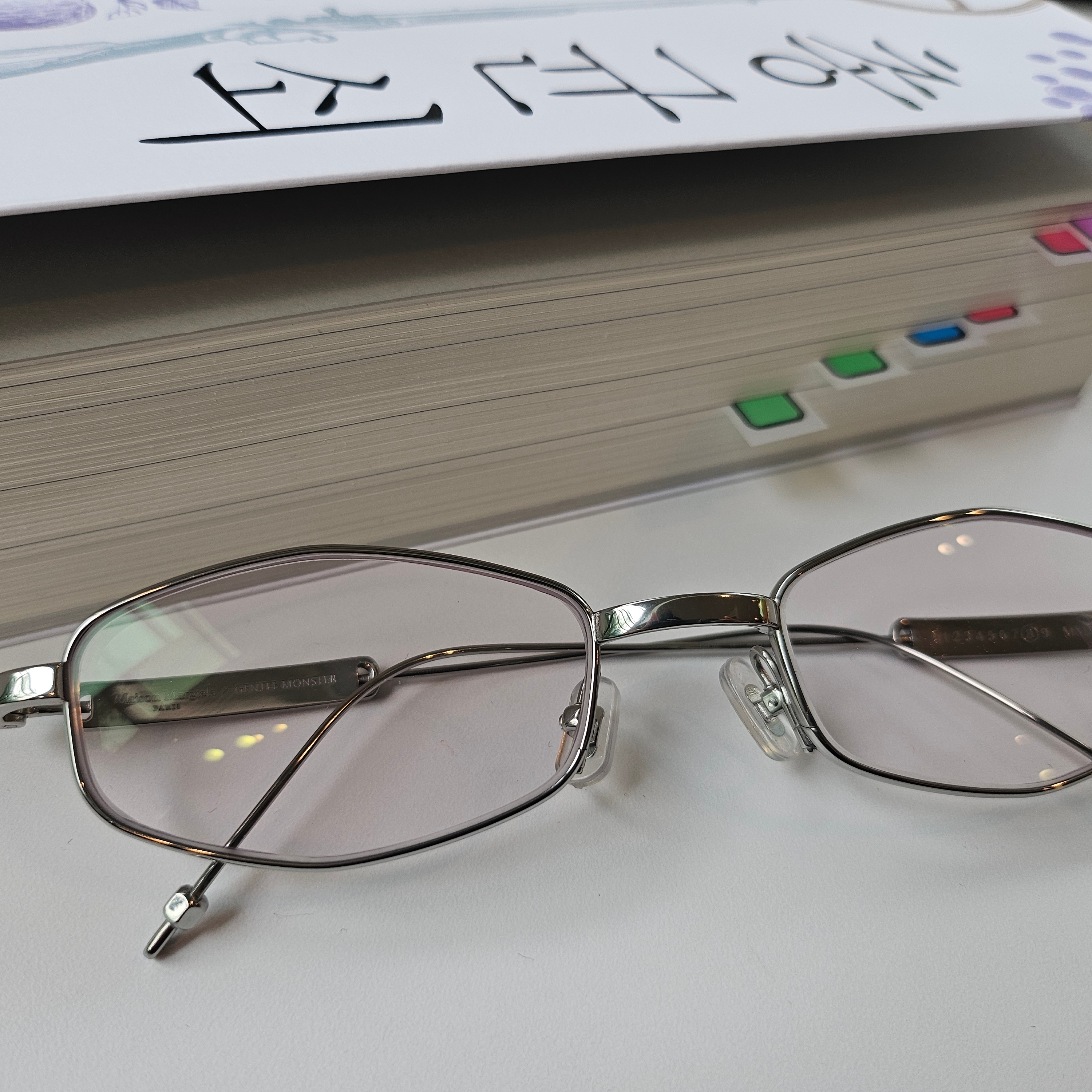 Gentle Monster x Maison Margiela MM218 Silver Clear 착용 스타일