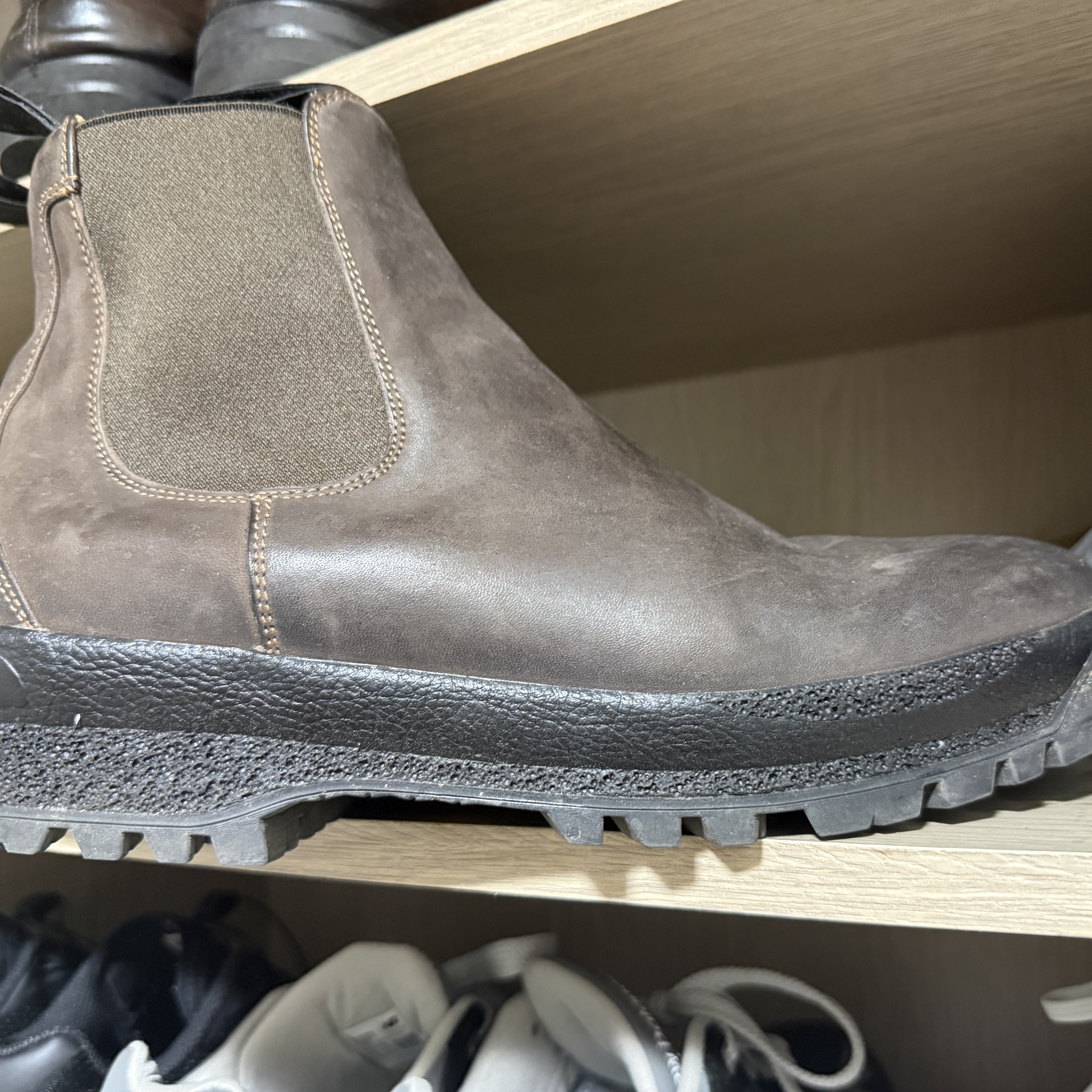 Grds Chelsea 02 Leather Brown 착용 스타일