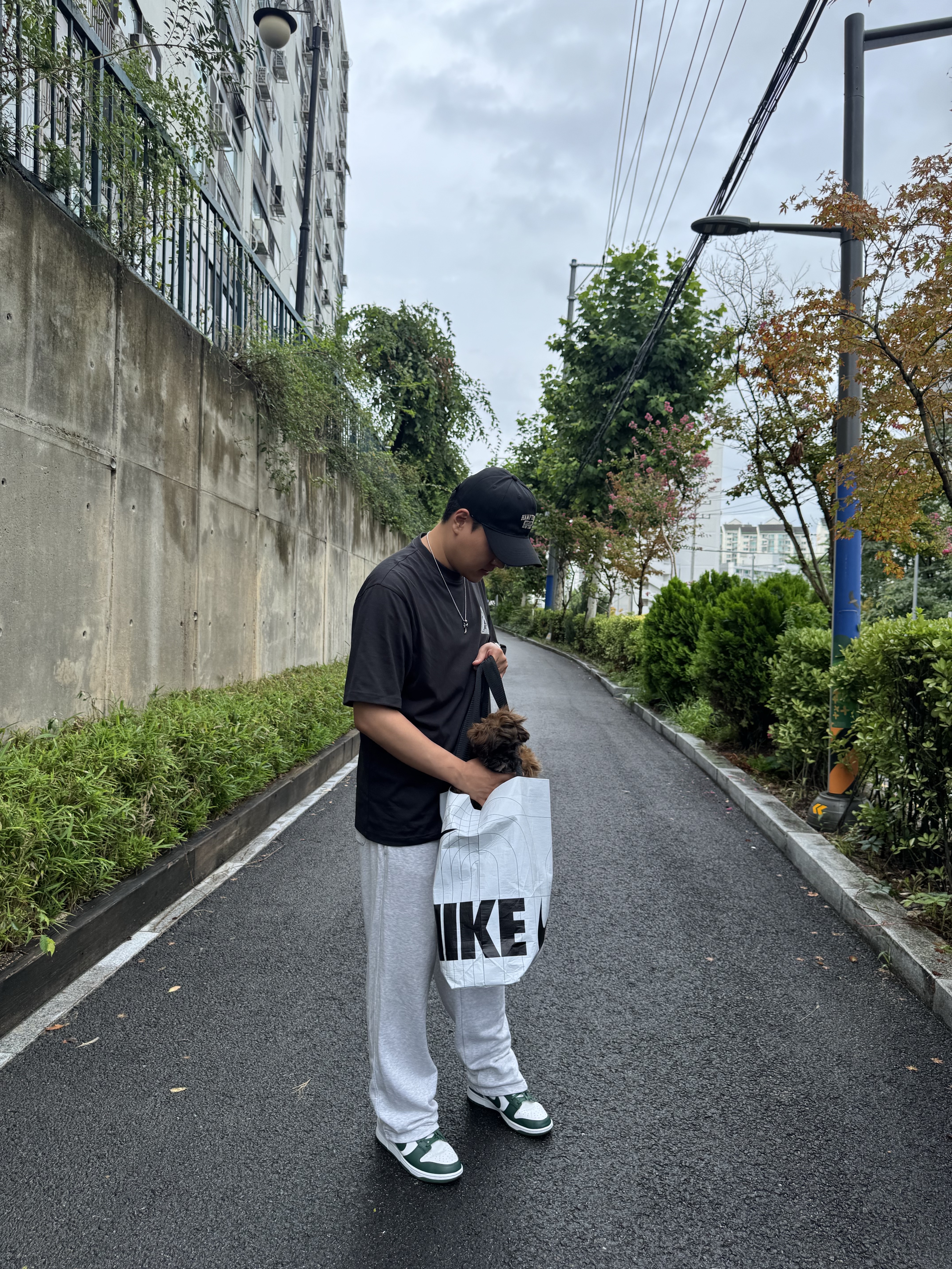 Palace Tri Girders T-Shirt Black - 26SS, Stussy x Heal The Bay Pigment Dyed T-Shirt Black 착용 스타일 - 6