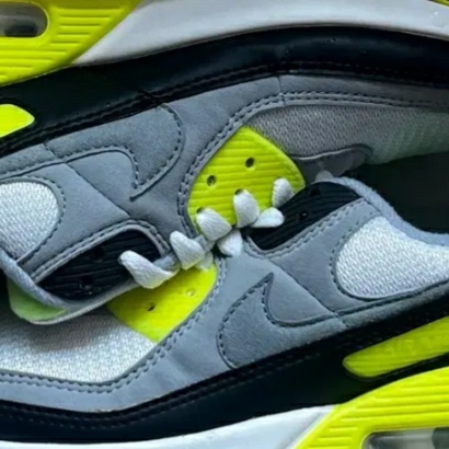 Nike Air Max 90 OG Volt 2020 착용 스타일