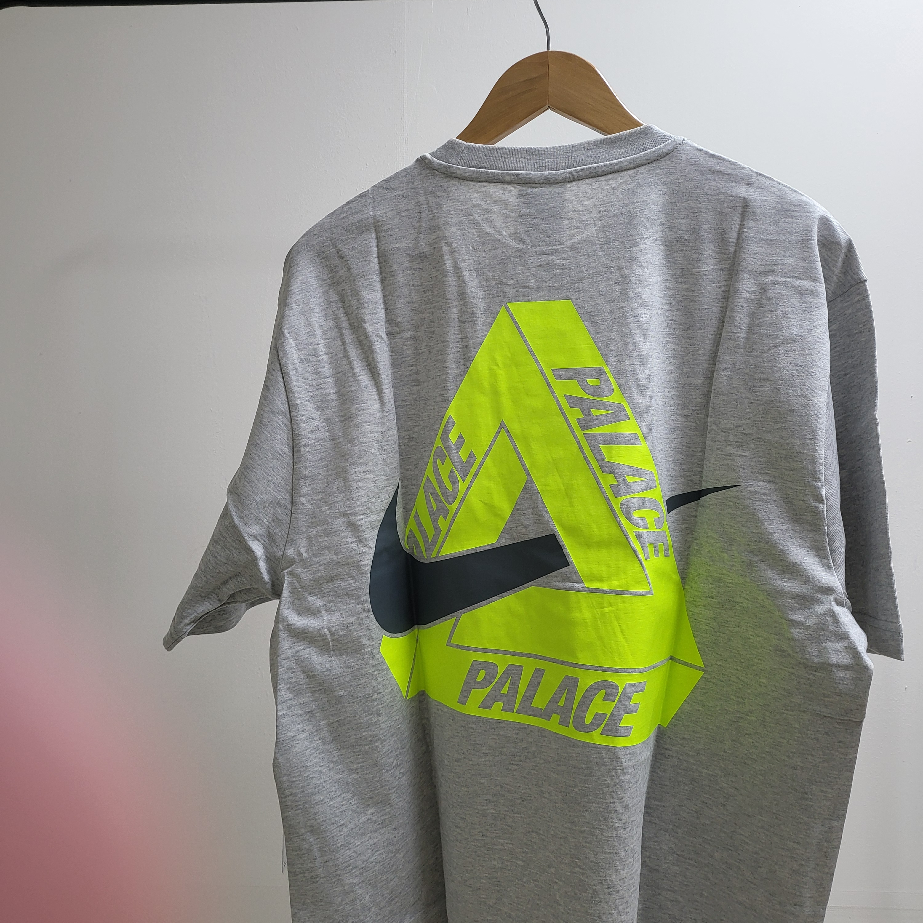 Palace x Nike Tri Swoosh T-Shirt Grey Marl - 25FW 착용 스타일 - 2