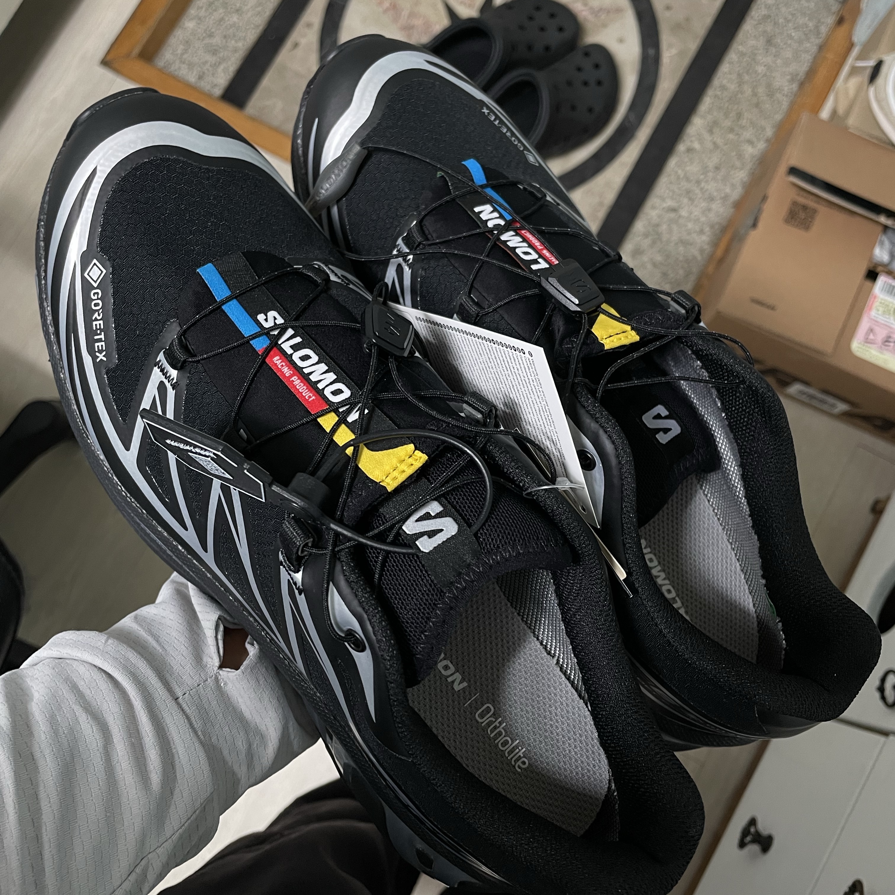 Salomon XT-6 GTX Black Silver 착용 스타일