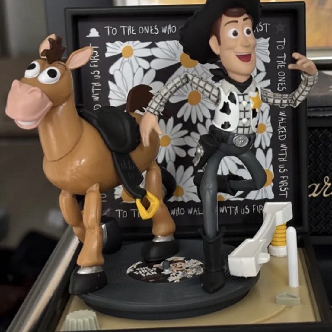 Peaceminusone x Toy Story The First Fan Diorama Figure Record Player 착용 스타일