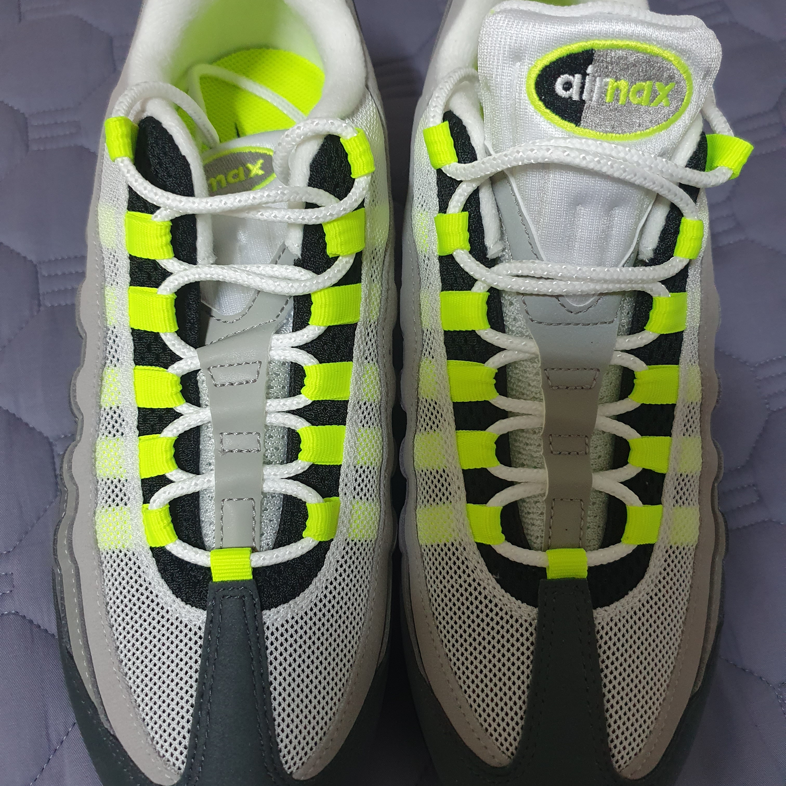 Nike Air Max 95 OG Neon 착용 스타일