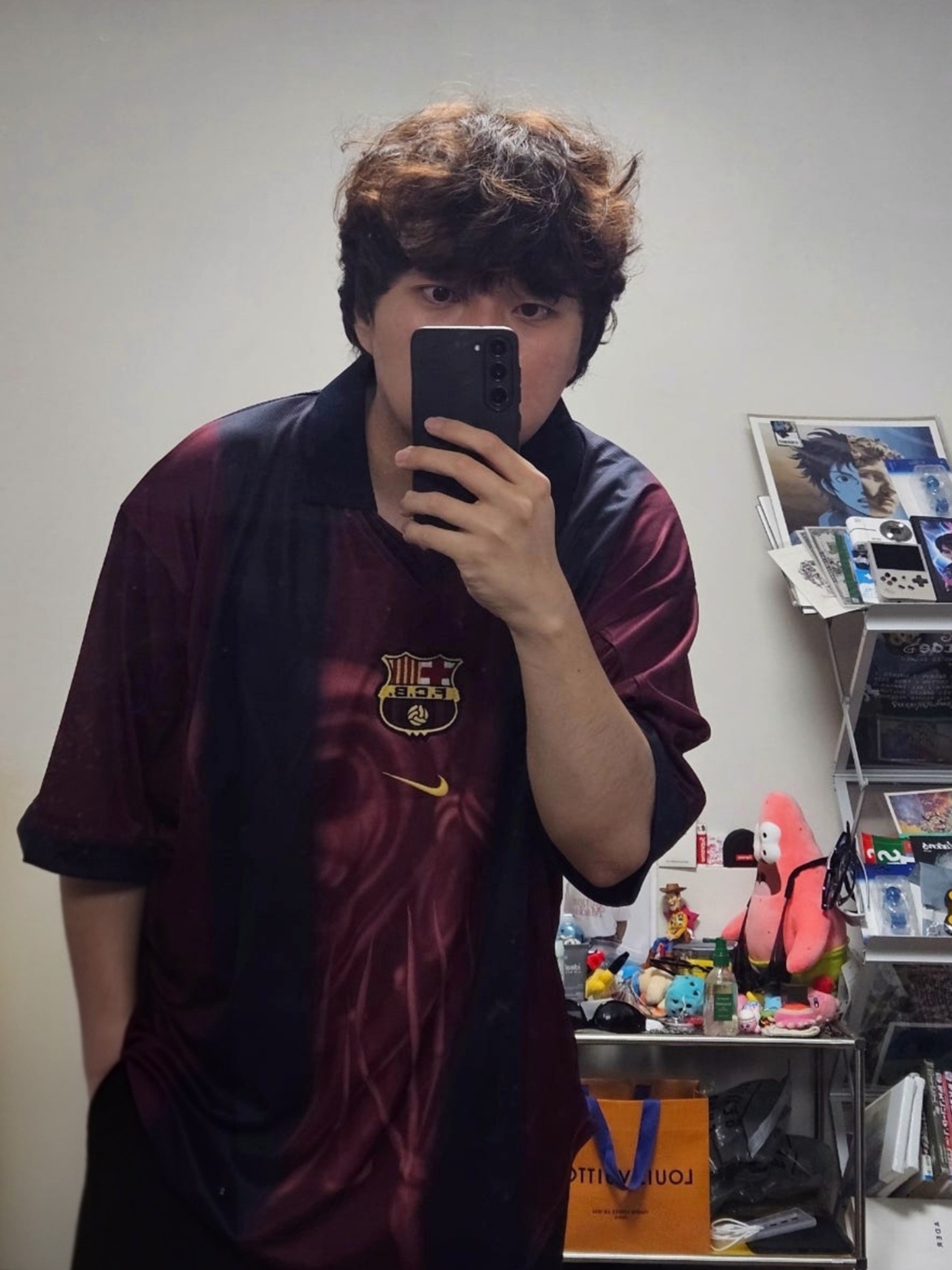 Nike FC Barcelona x Travis Scott Retro 2000/01 Home Skeleton Jersey Multicolor (Non Marking Ver.) 착용 스타일