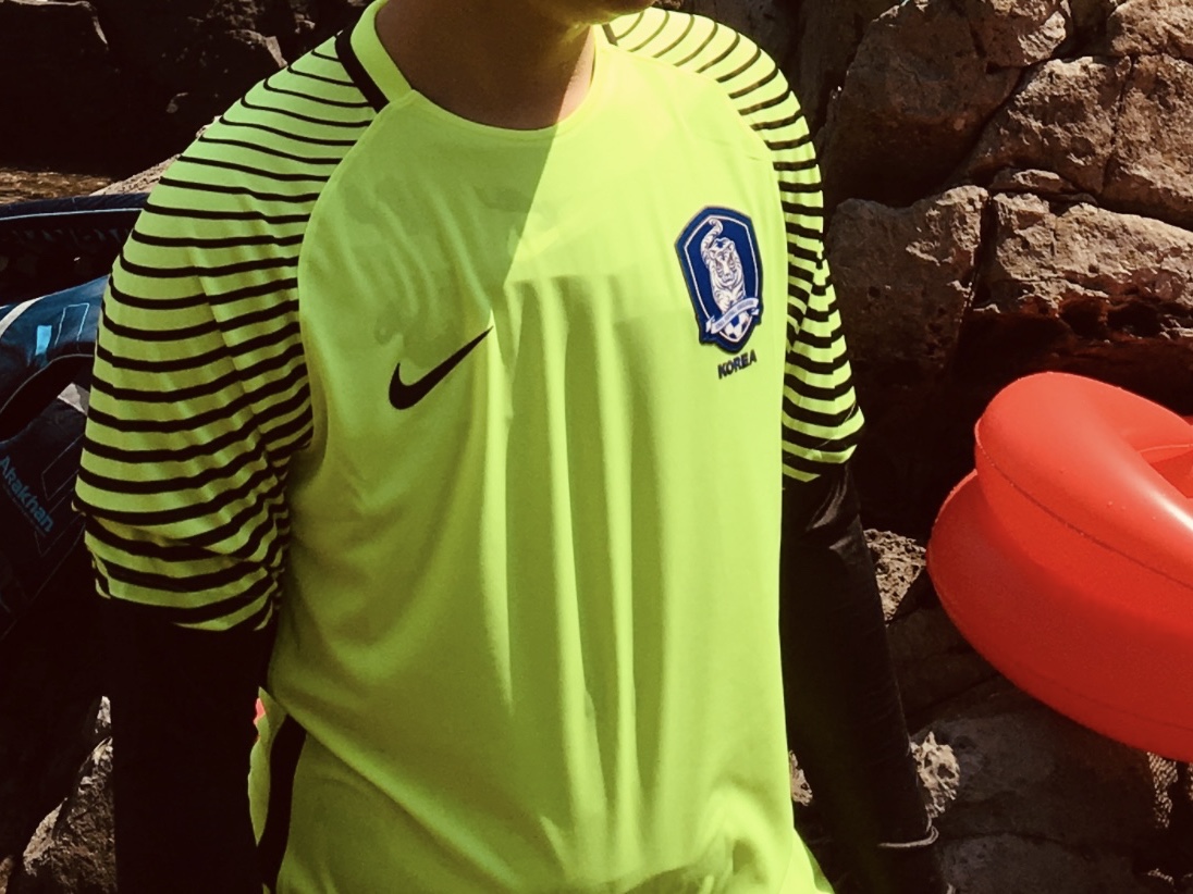 Nike Korea Dri-Fit Authentic Goalkeeper Jersey White Grey (FJ1240-100) (Non Marking Ver.) 착용 스타일
