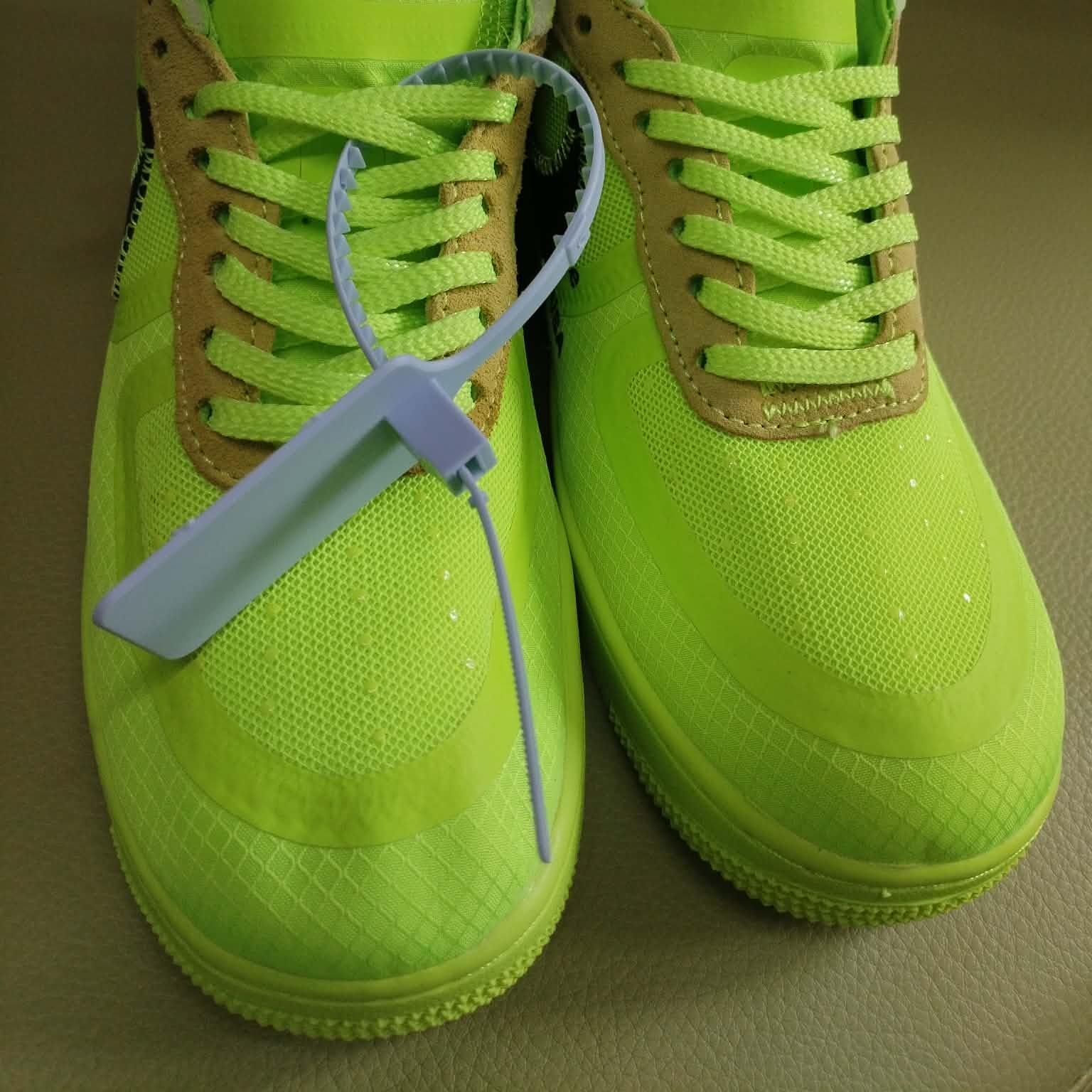 Nike x Off-White Air Force 1 Low Volt 착용 스타일 - 1