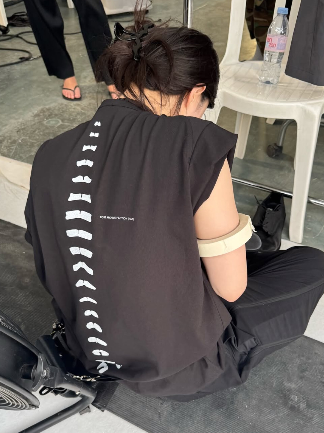 Post Archive Faction (PAF) Souvenir T-Shirt 2026 Paris Edition Black, Post Archive Faction (PAF) Souvenir T-Shirt 2026 Paris Edition Brown μ°©μ© μ€νμΌ - 3