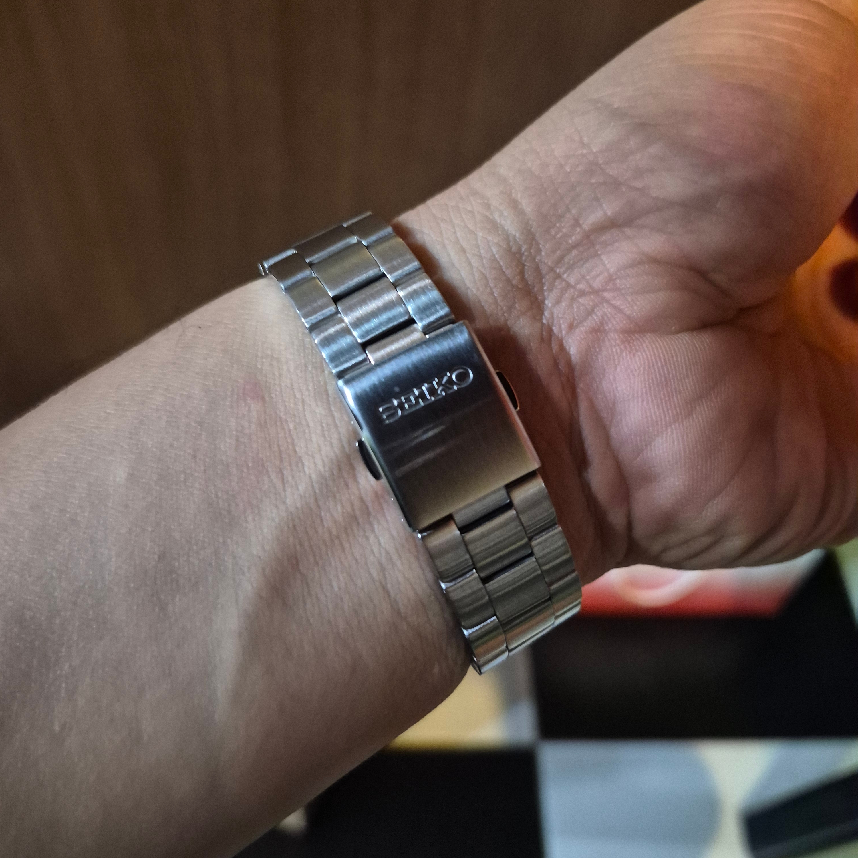 Seiko SBTH007 Silver 착용 스타일 - 2