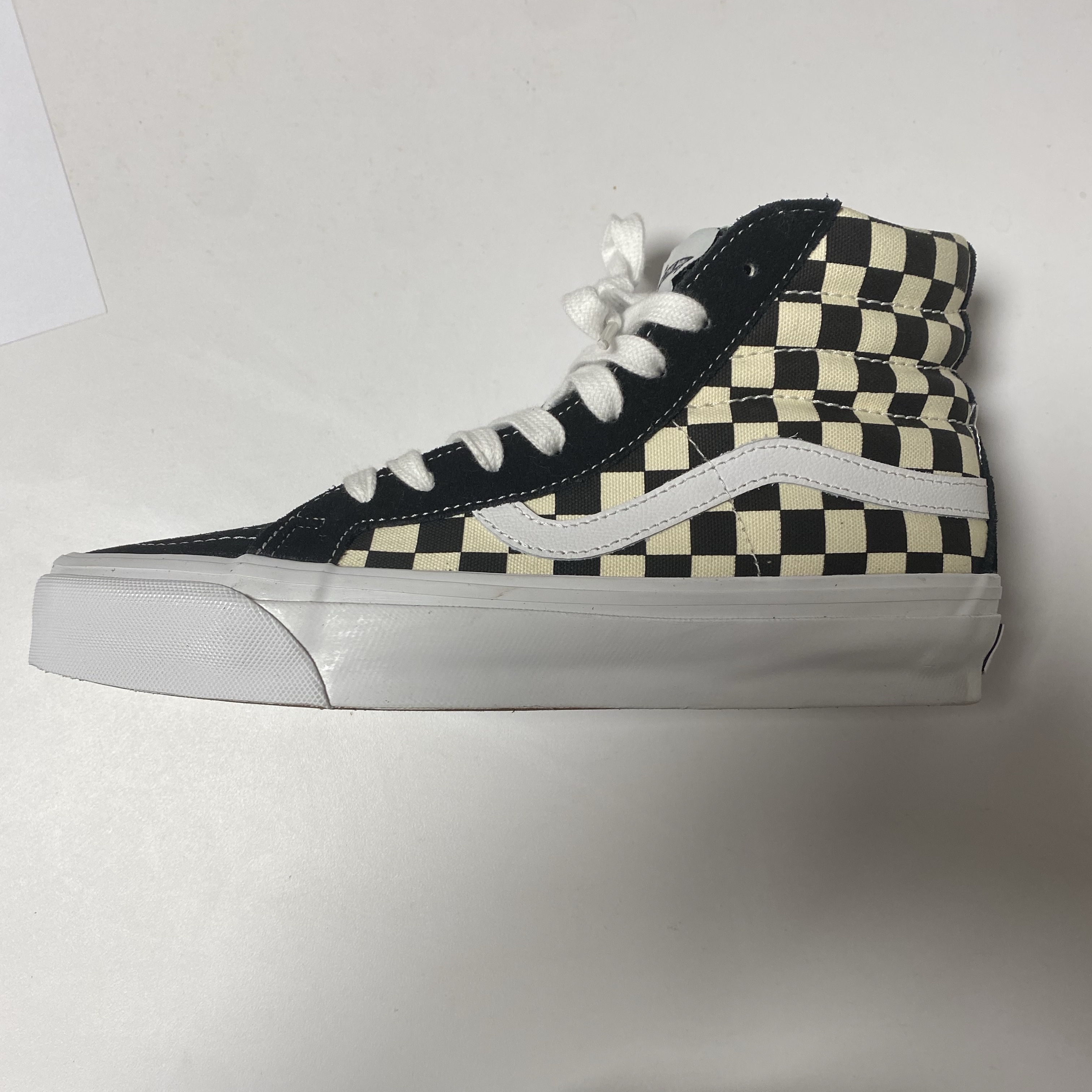 Vans Premium Sk8-Hi Reissue 38 Black White 착용 스타일 - 1