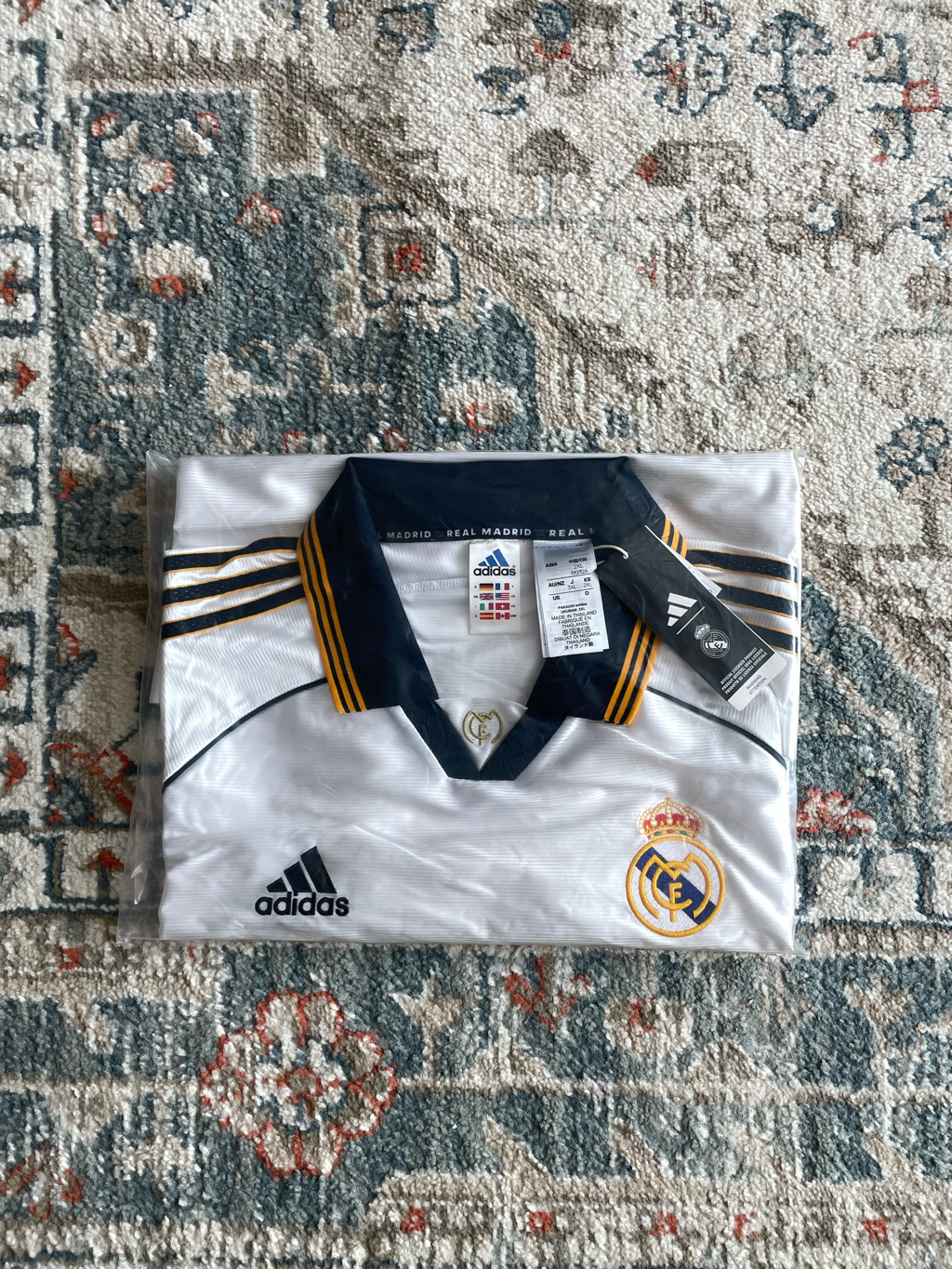 Adidas Real Madrid 99/00 Home Jersey White - KR Sizing (Non Marking Ver.) 착용 스타일 - 1