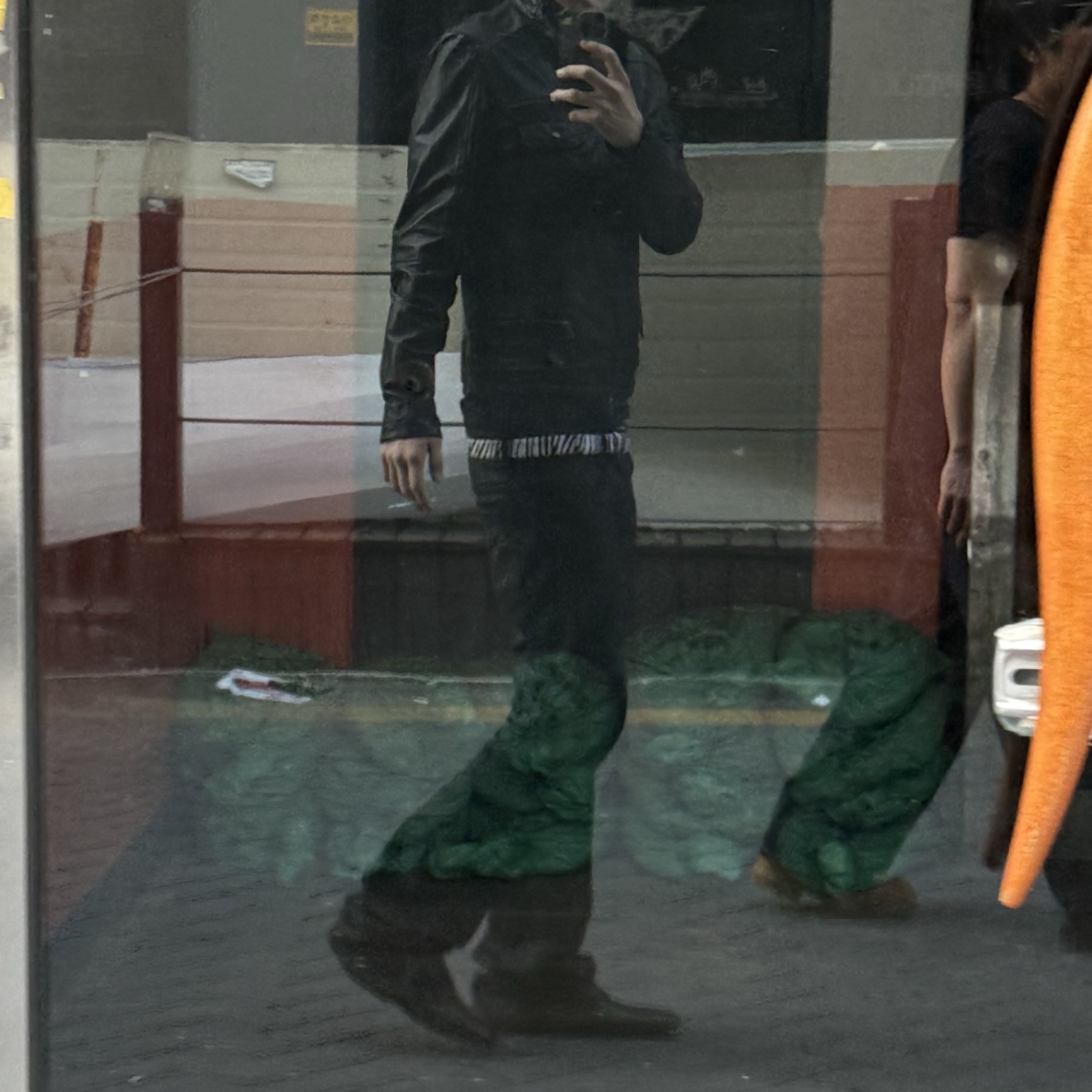 Undermycar Mu.158 Classic Logo Wax Coated Flare Jeans Black, Stussy Bamboo Buckle Belt Hairy Zebra Pattern 착용 스타일