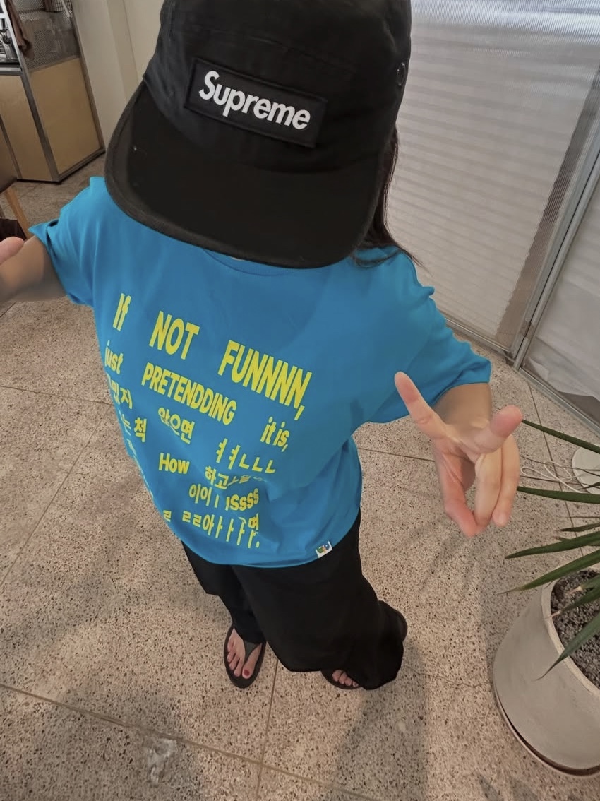 CAPO untruth life T-shirts (blue) 착용 스타일 - 1