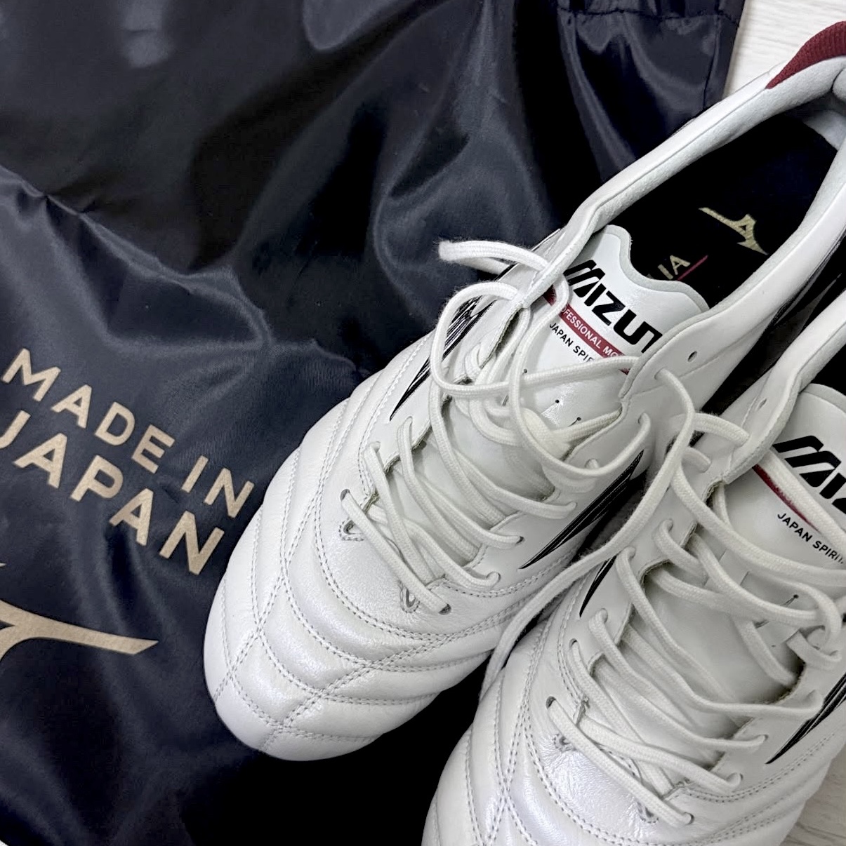 Mizuno Morelia Neo IV Japan White Black Chinese Red 착용 스타일