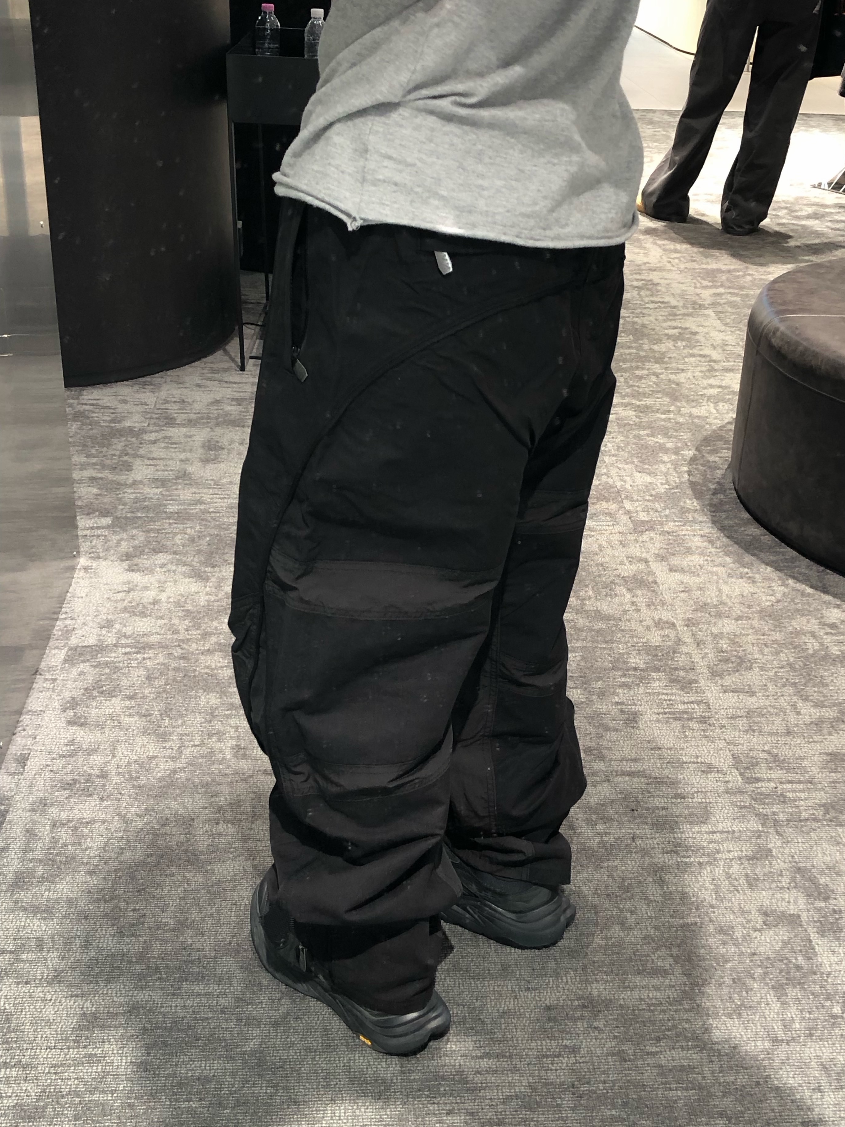 NOMANUAL Moto Track Pants Black 착용 스타일
