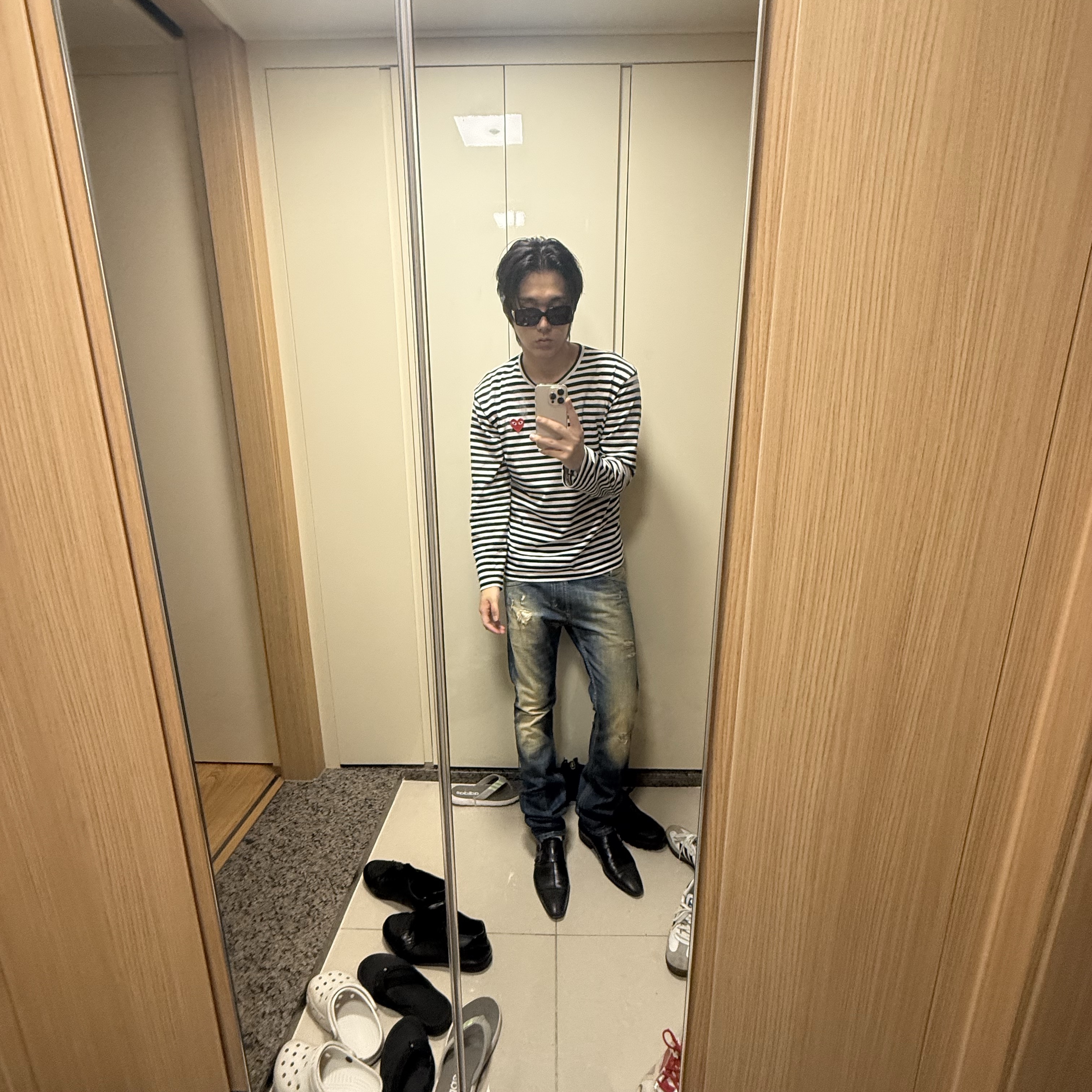 Balenciaga Square Sunglasses Havana Brown, Play Comme des Garcons Striped LS T-Shirt Black White 착용 스타일