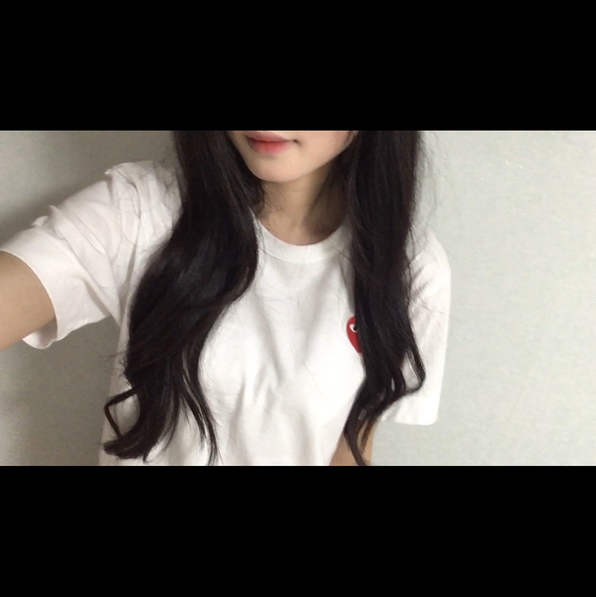Play Comme des Garcons Red Heart T-Shirt White 착용 스타일
