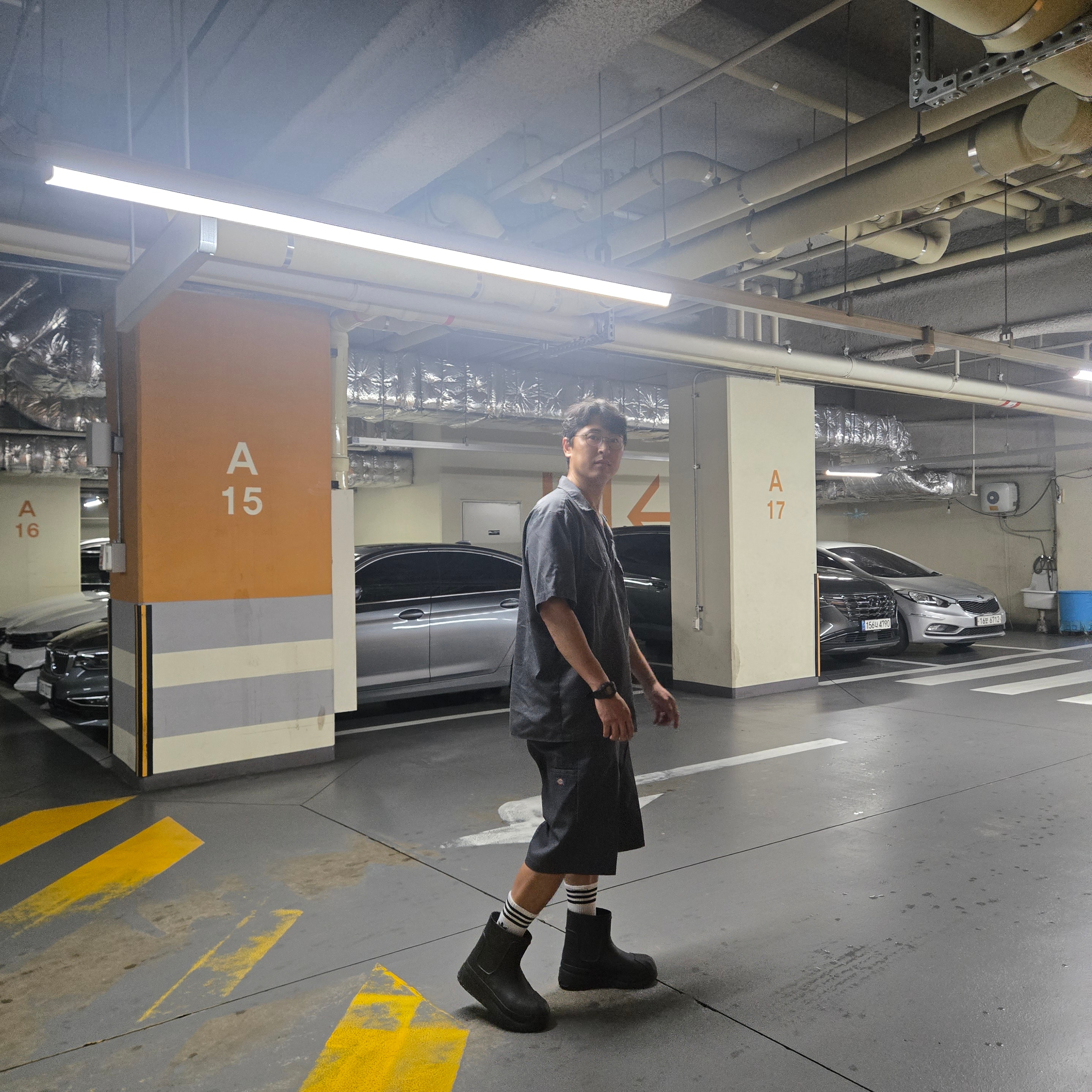Dickies Work Shirt Black, Dickies Loose Fit 13 Inch Flat Front Work Shorts Charcoal Grey 착용 스타일 - 2