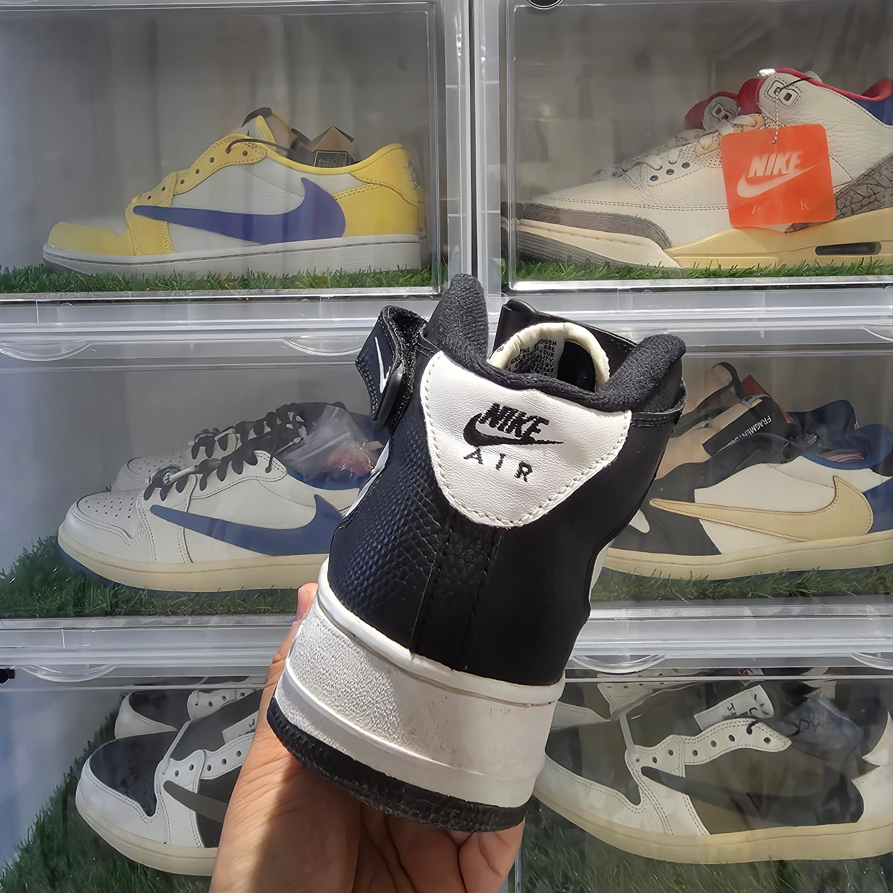 Nike Air Force 1 1996 Mid SC Dalmatian, Jordan 1 x Travis Scott x Fragment Retro Low OG SP Military Blue 착용 스타일 - 3