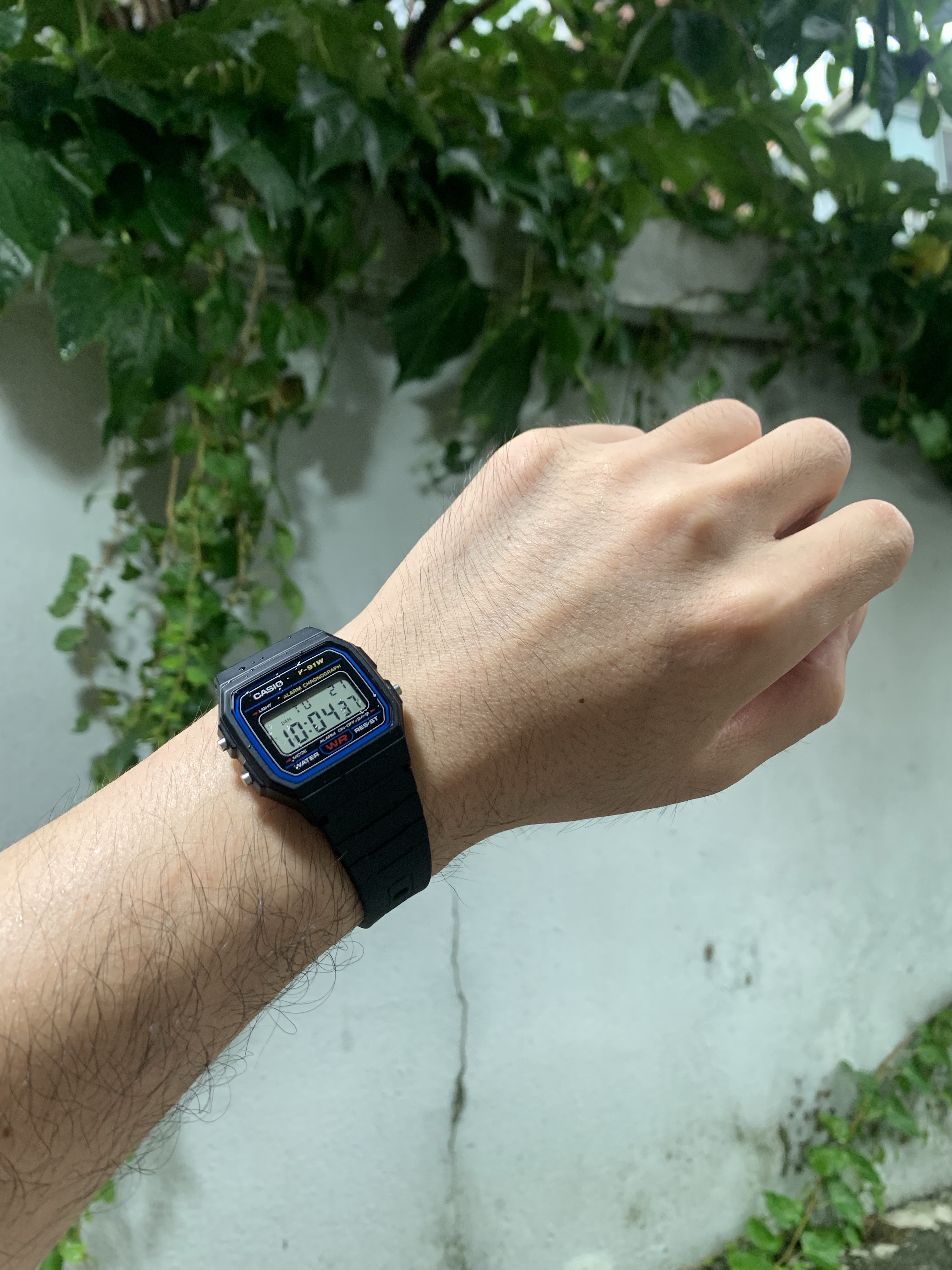 Casio F-91W-1 착용 스타일