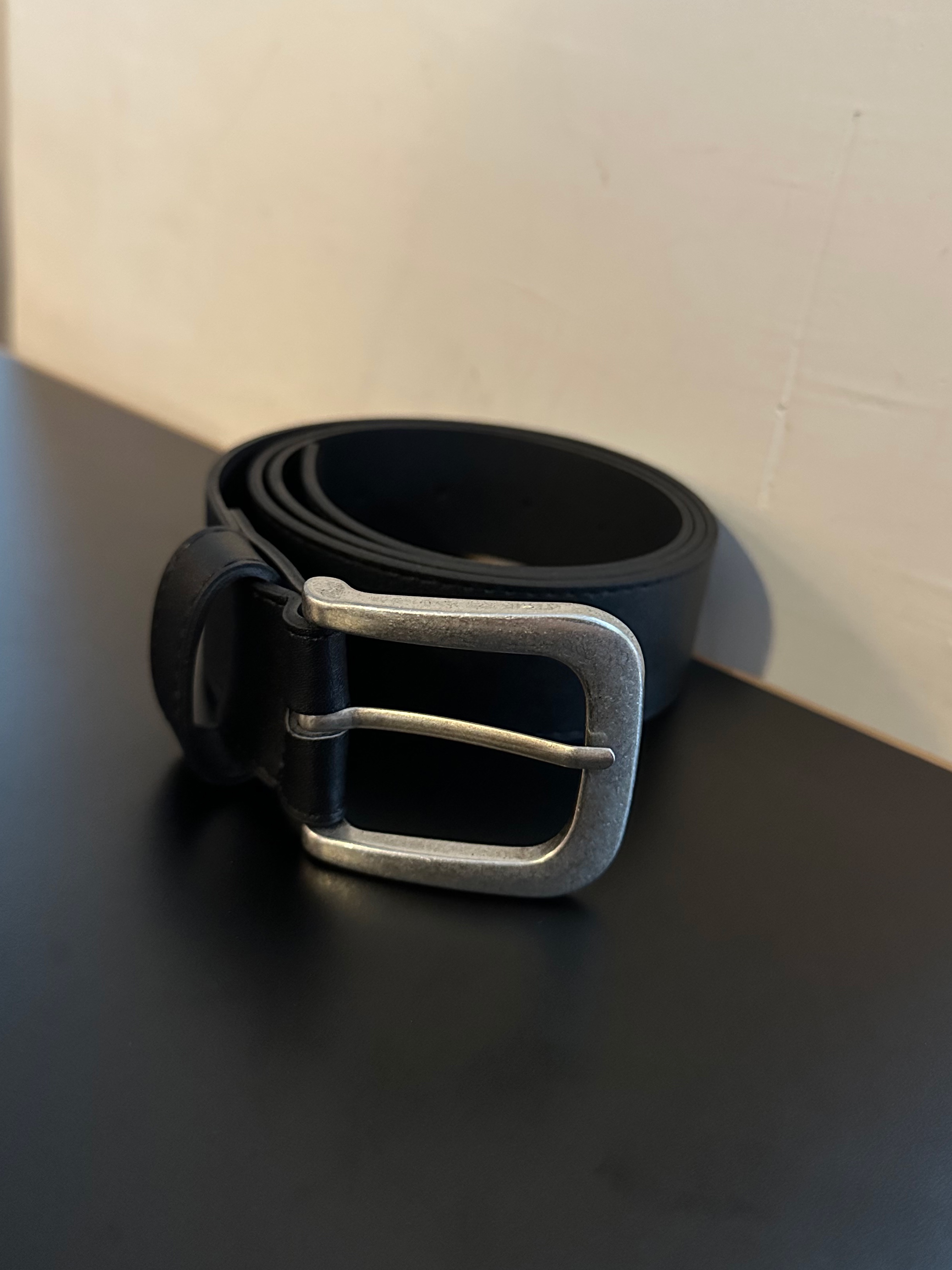 AX CONNECTION Light Snake Texture Belt Beige, AX CONNECTION Double Buckle Snake Texture Belt Black 착용 스타일 - 3