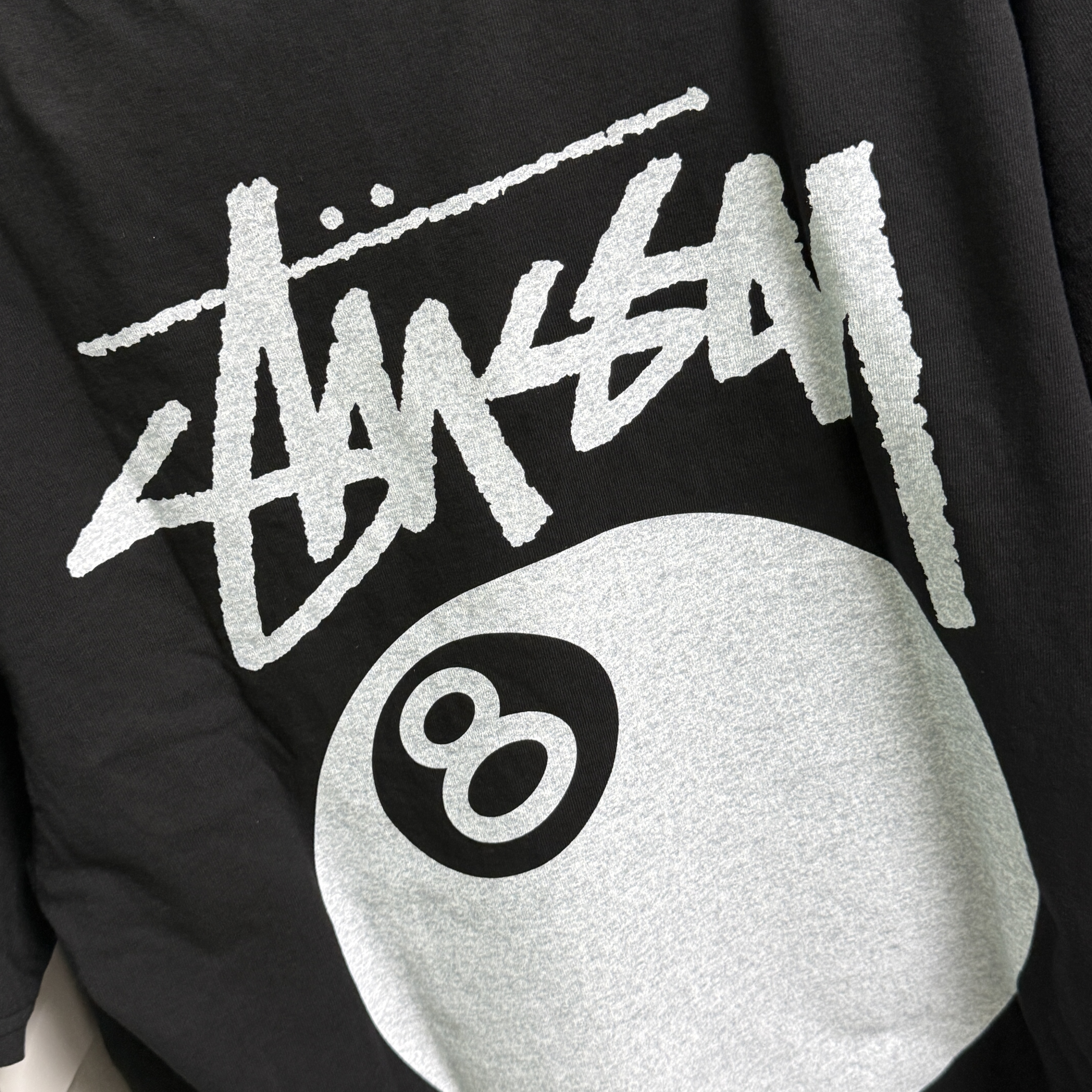 Stussy 8 Ball Pigment Dyed T-Shirt Black 착용 스타일 - 2