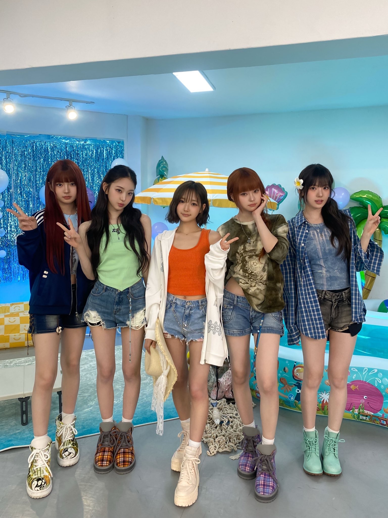 [트리플적립] PACOSPLY Old Throne Long Sleeve T Shirts Blurry Green, [트리플적립] PACOSPLY Falling Angel Sports Jacket Navy 착용 스타일