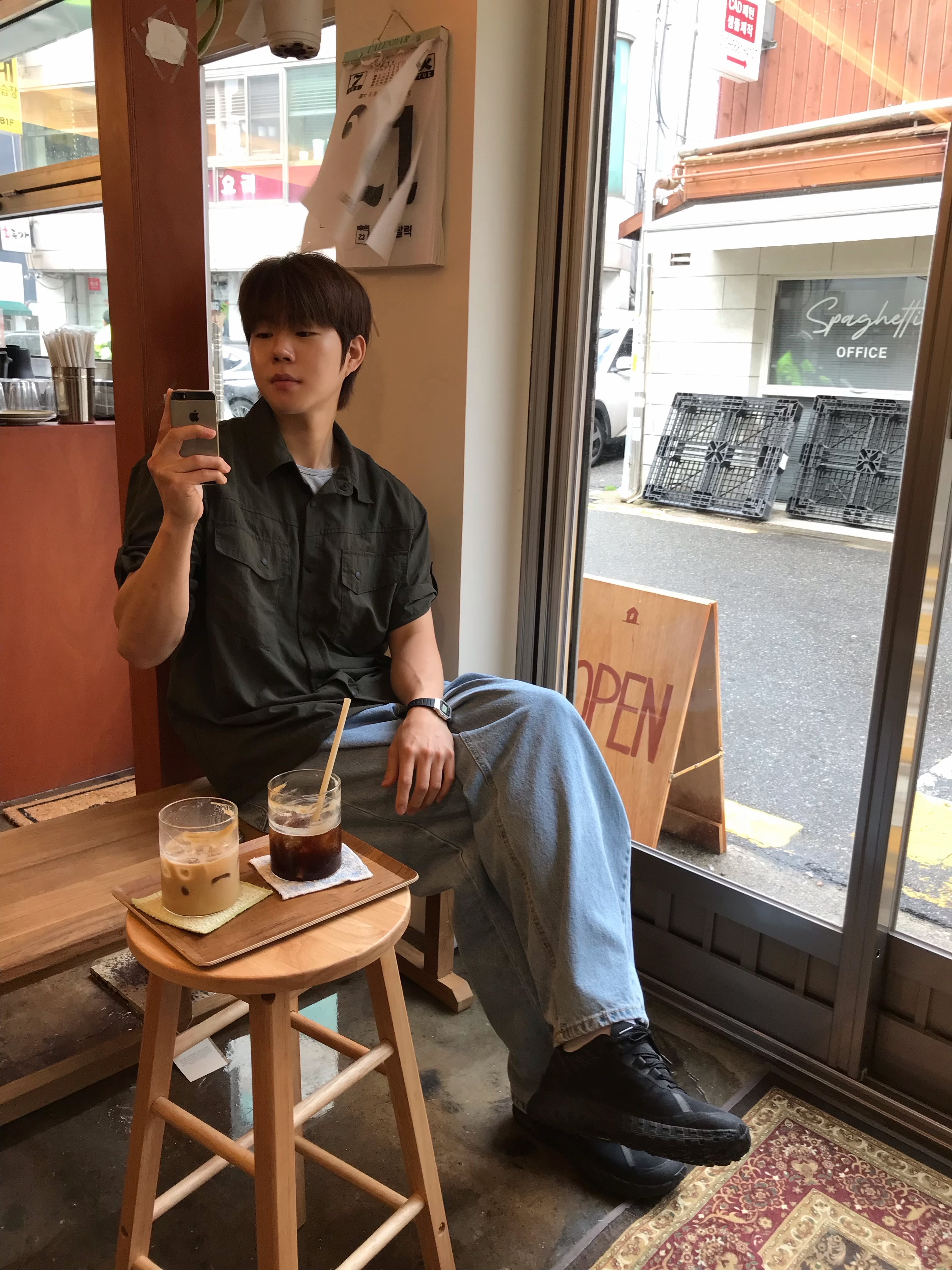 Norda 001/A Stealth Black 착용 스타일 - 3