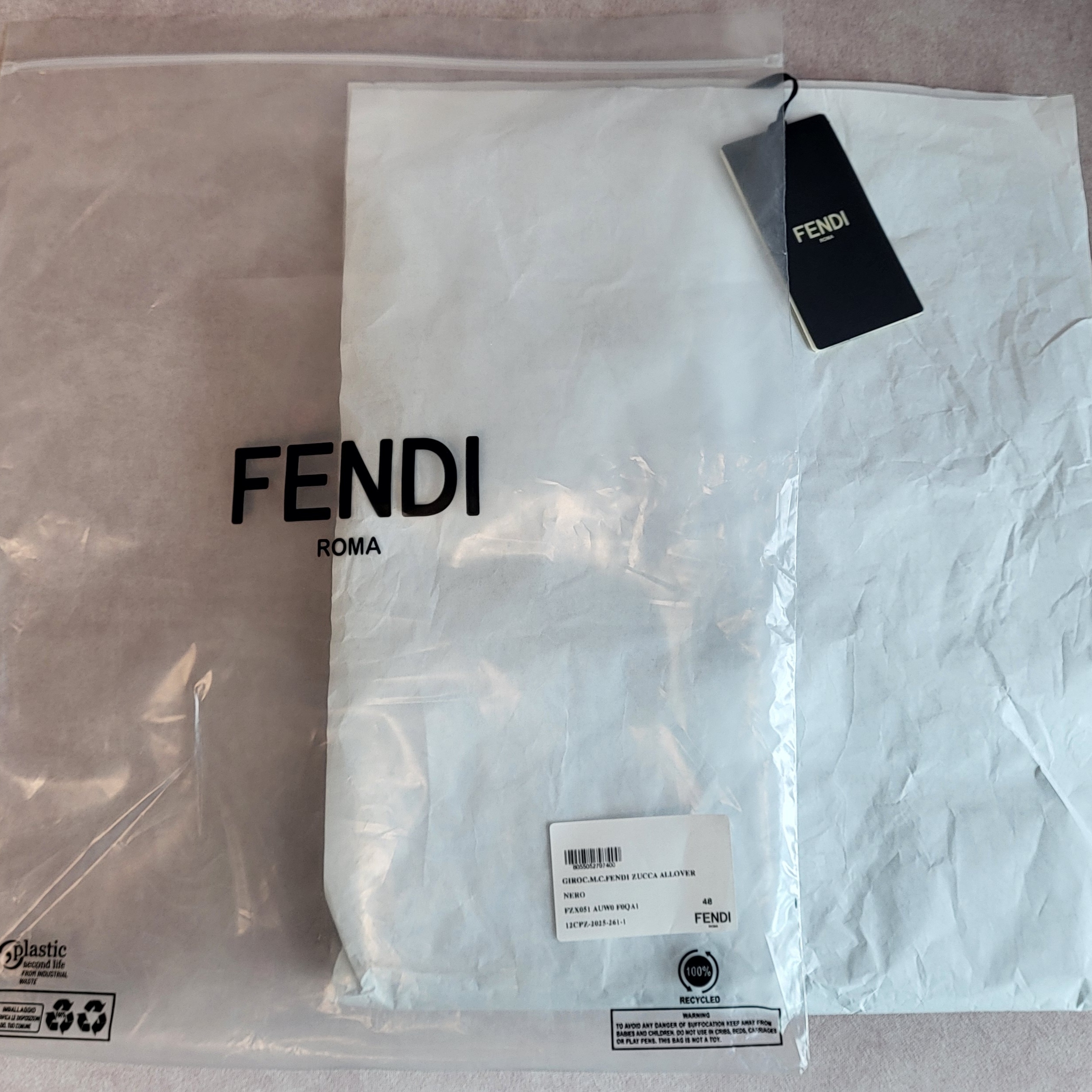 Fendi FF Cotton Sweater Black 착용 스타일 - 6