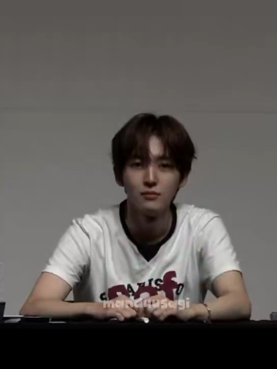[예약 배송][KREAM 단독] Safarispot Roux Base School Club Tee White, [KREAM 단독] Safarispot Roux Base School Club Tee Brown 착용 스타일 - 5